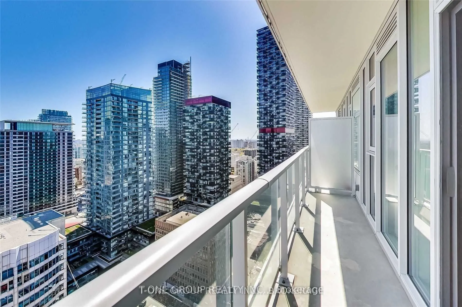 33 Helendale Avenue, #2304