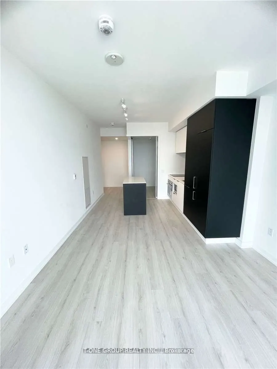 33 Helendale Avenue, #2304