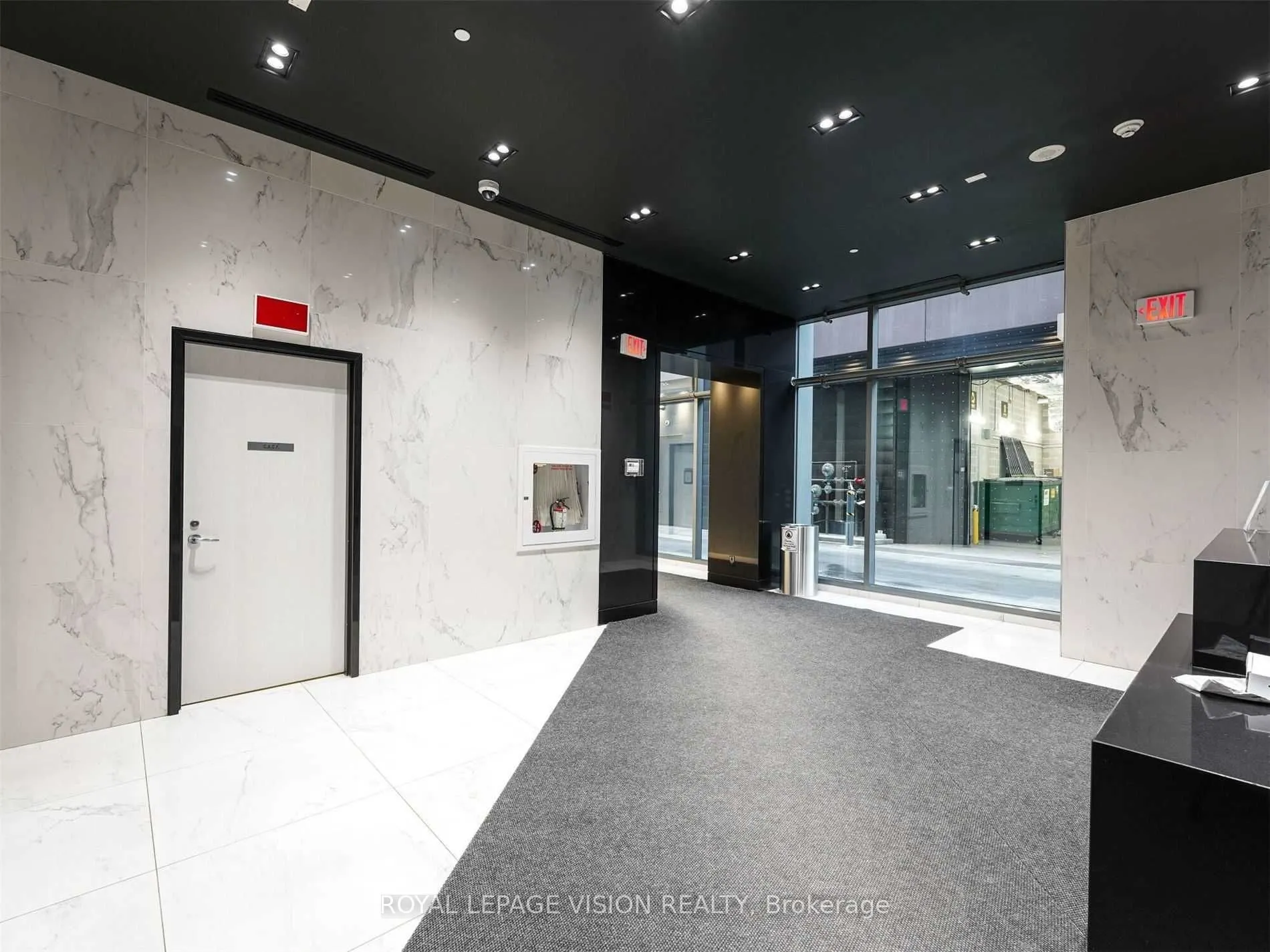39 Brant Street, #702
