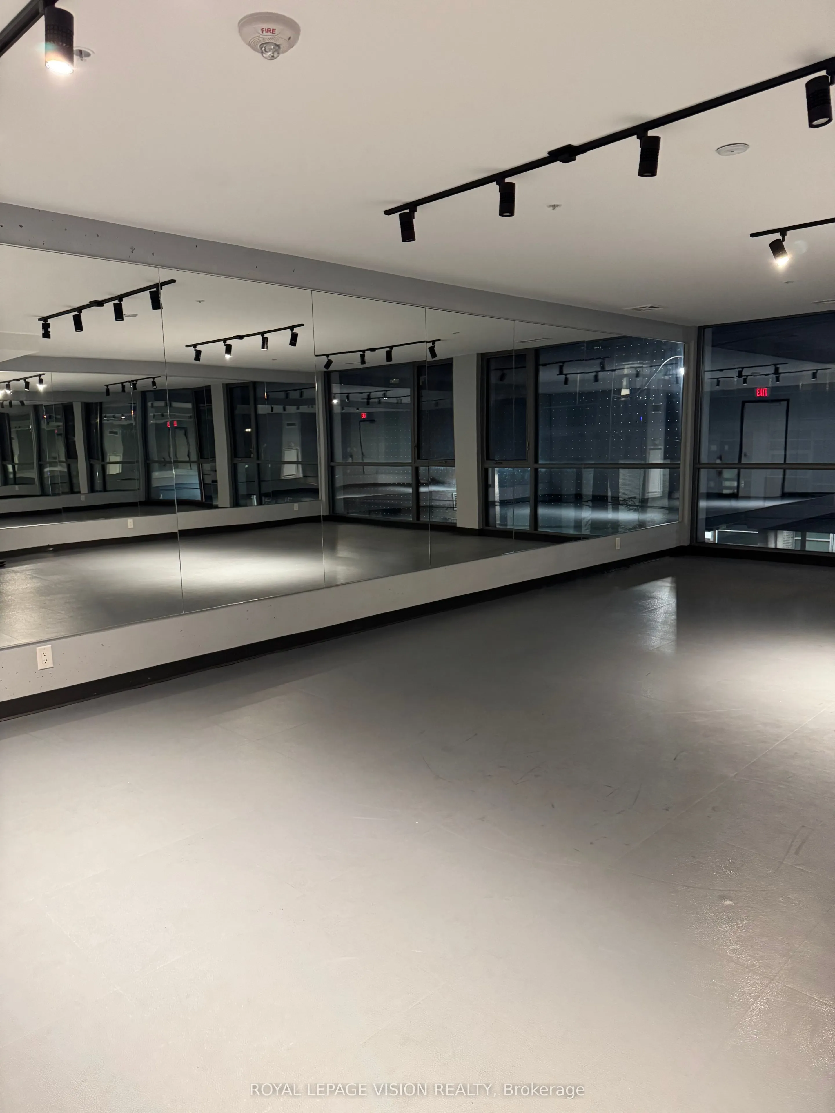 39 Brant Street, #702