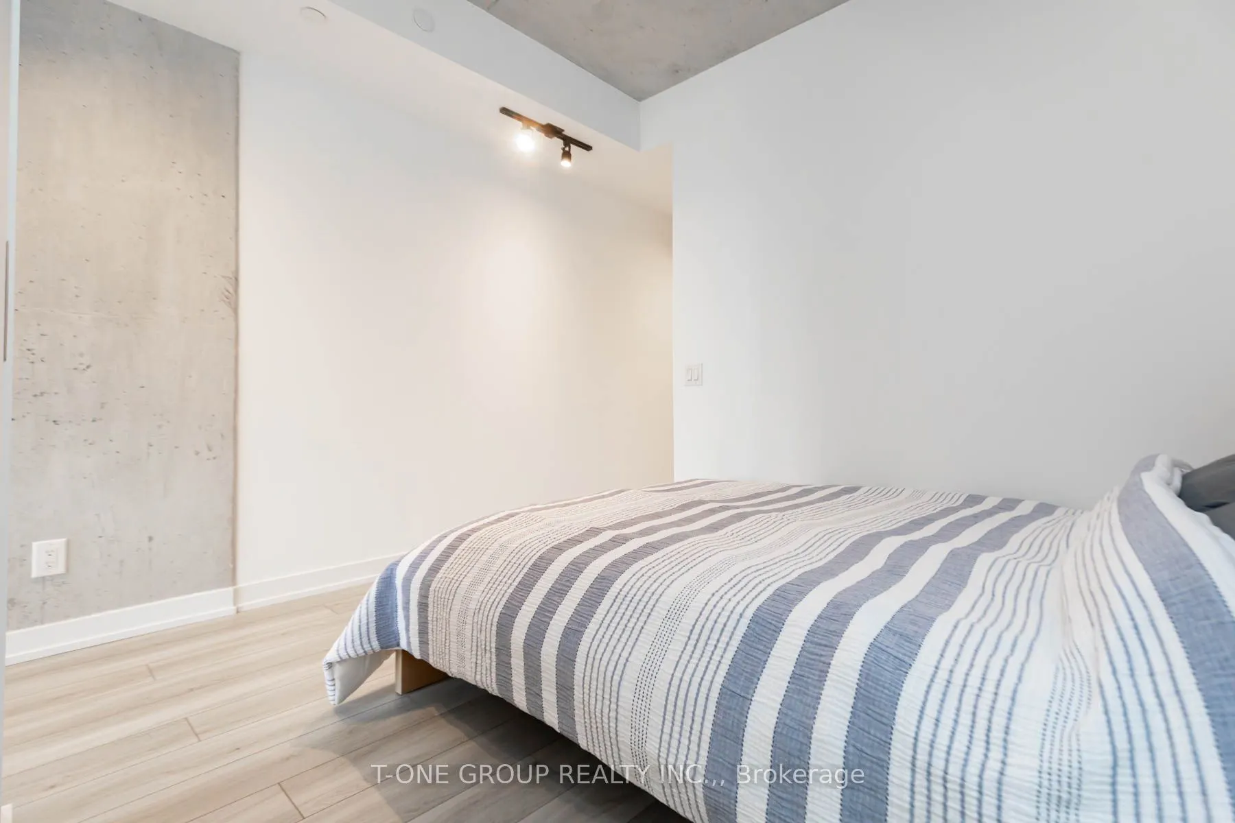 458 Richmond Street W, #1405