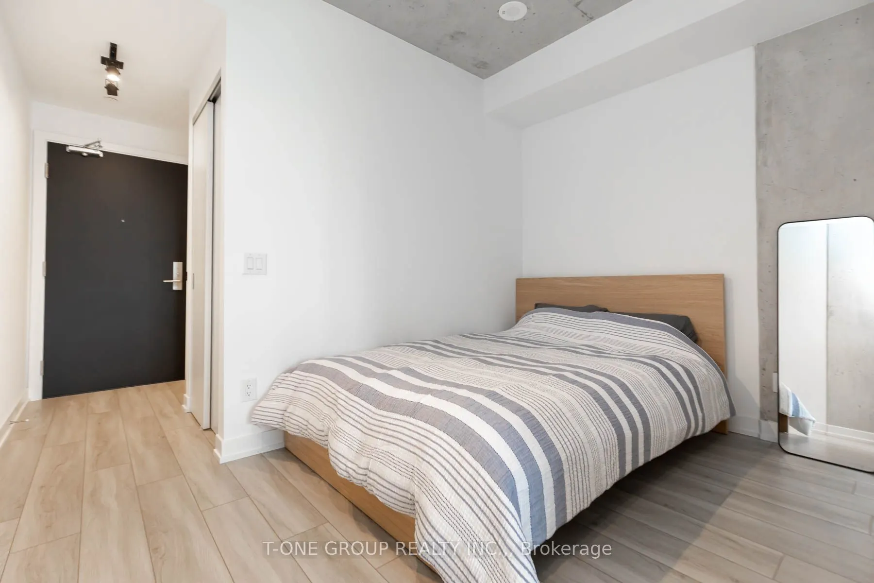 458 Richmond Street W, #1405