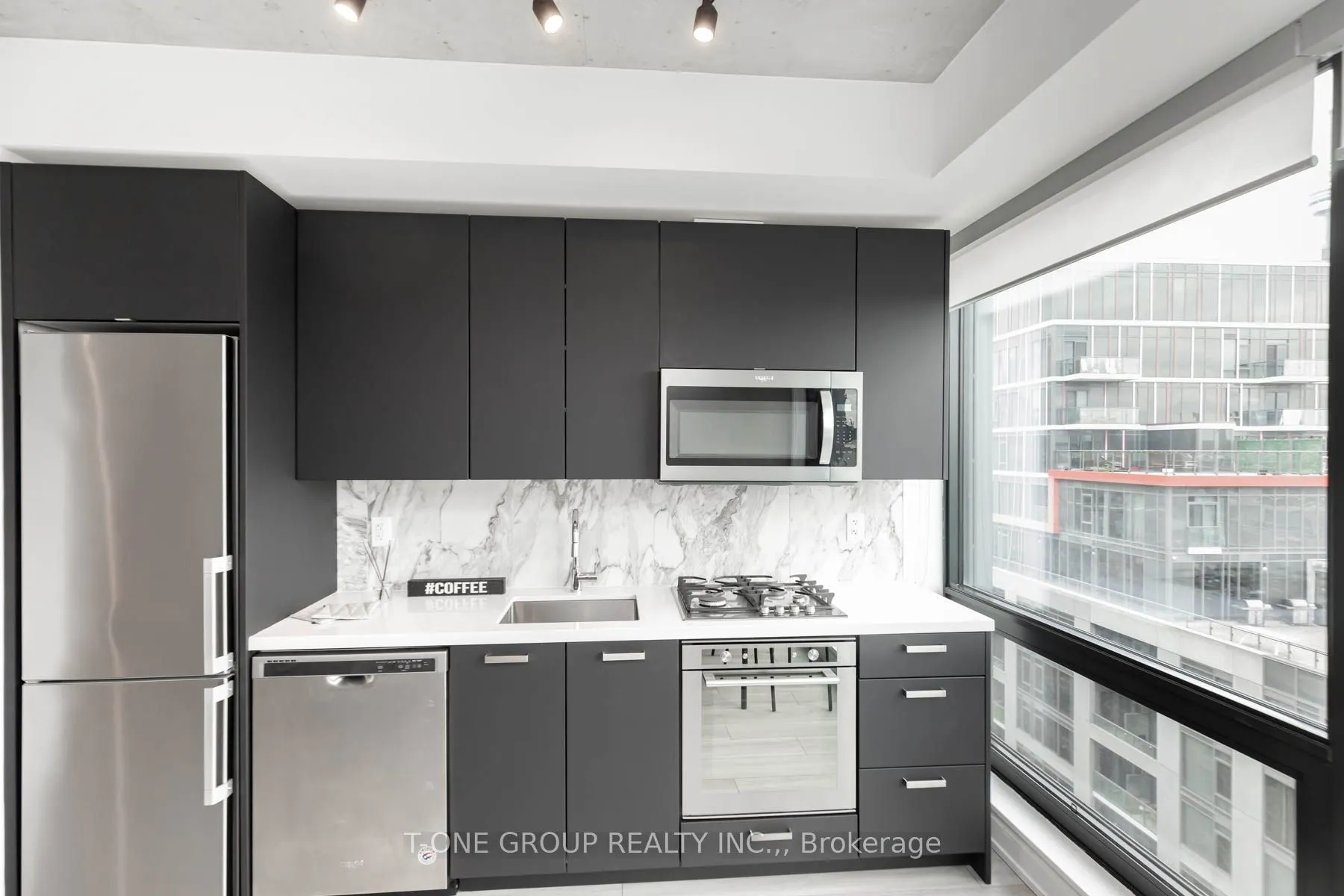 458 Richmond Street W, #1405
