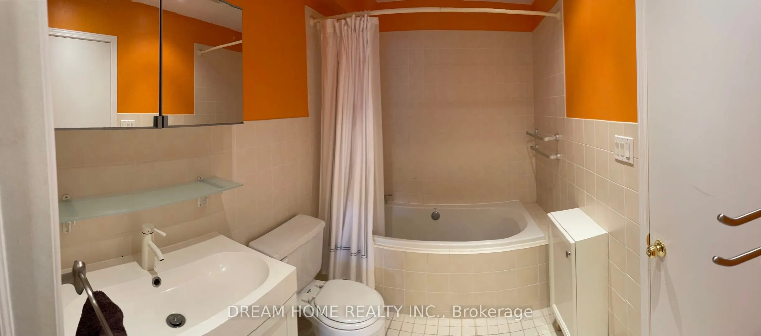 74 Upper Canada Drive, #6