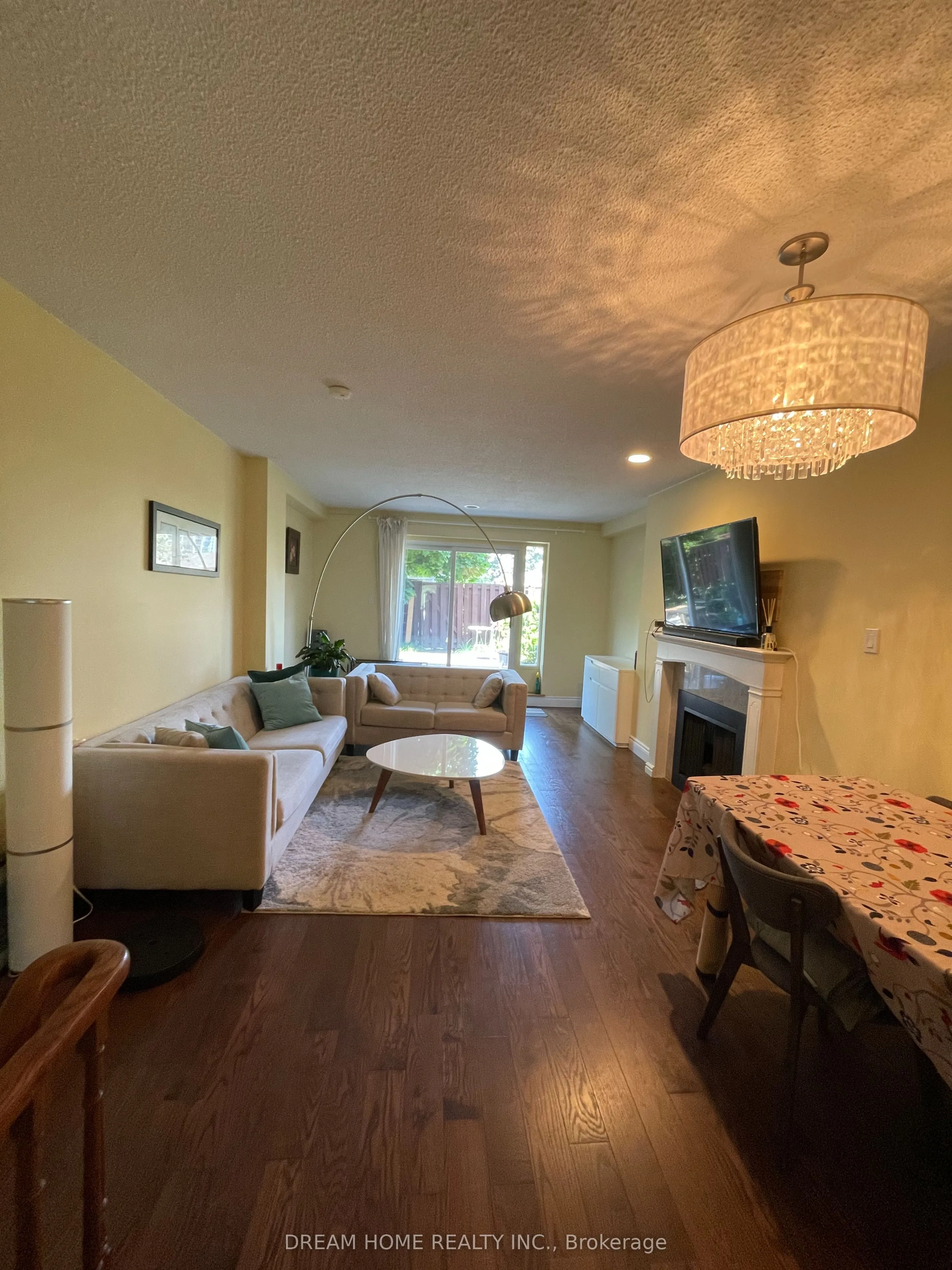 74 Upper Canada Drive, #6