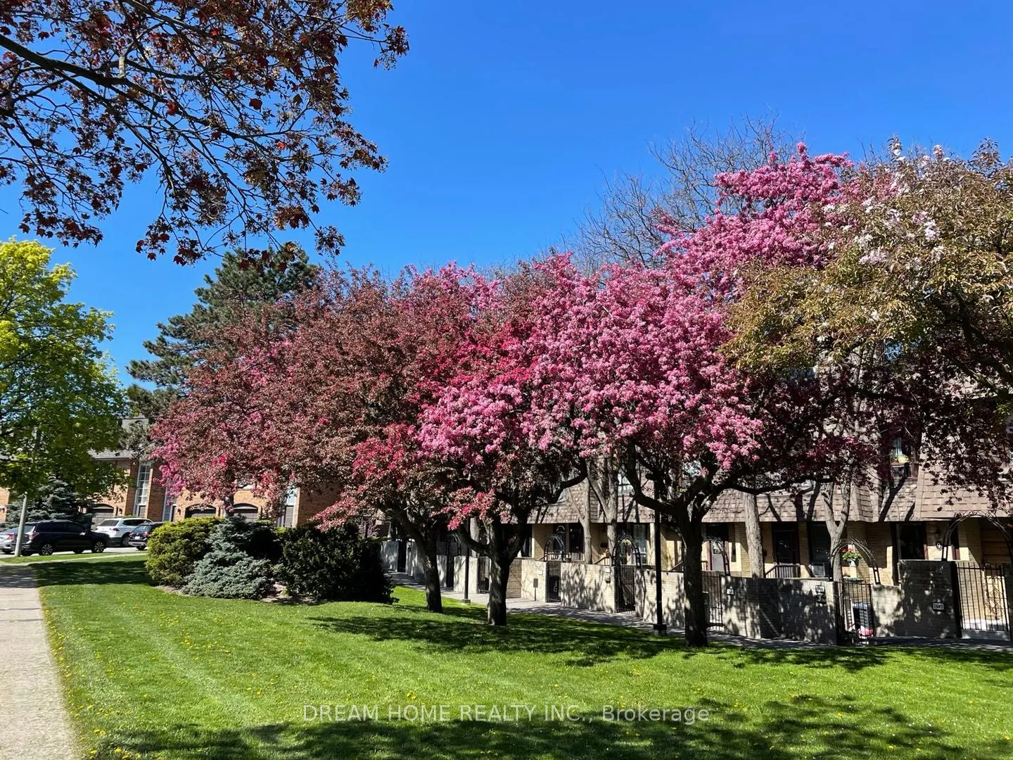 74 Upper Canada Drive, #6