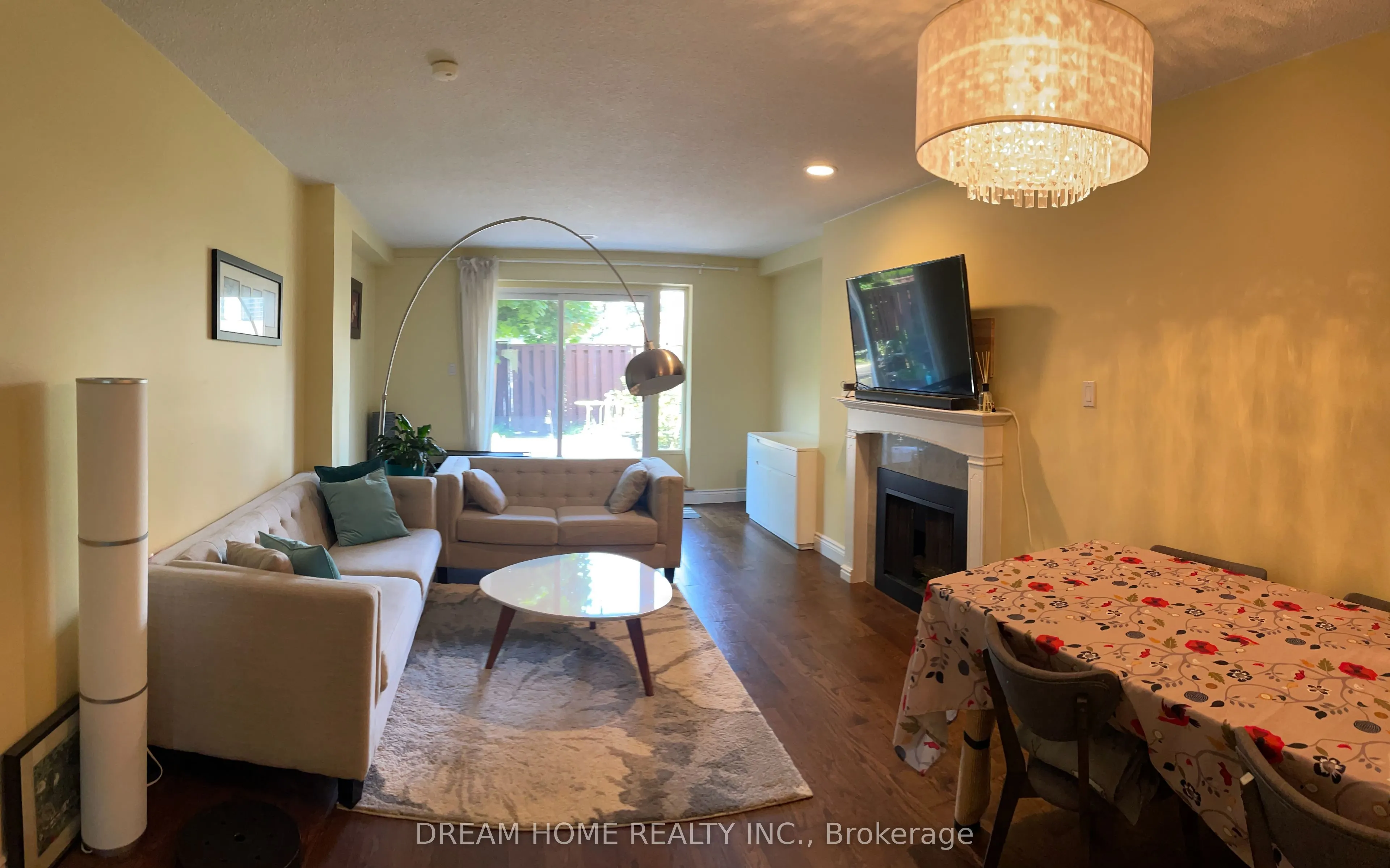 74 Upper Canada Drive, #6