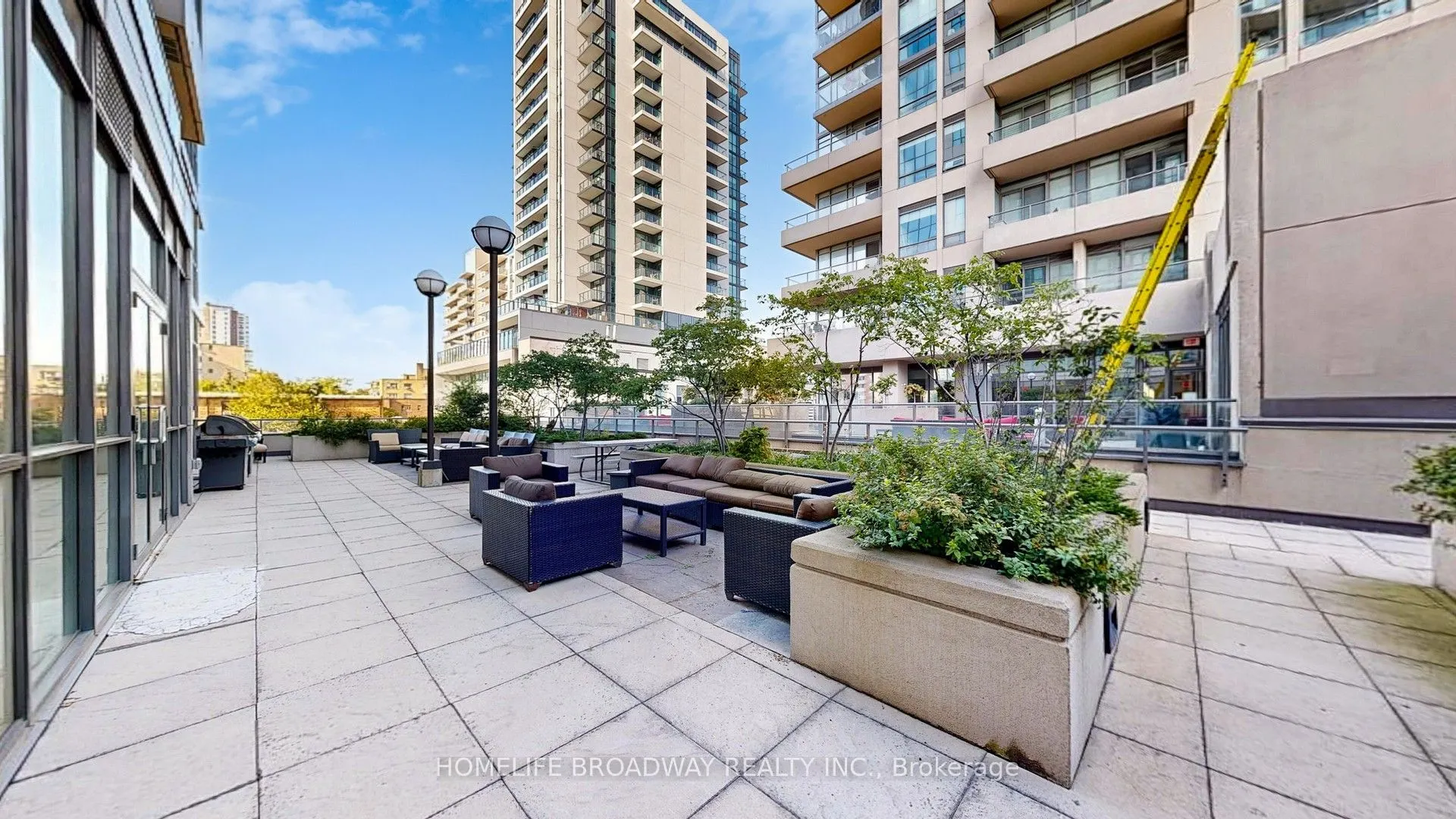 530 St Clair Avenue W, #608