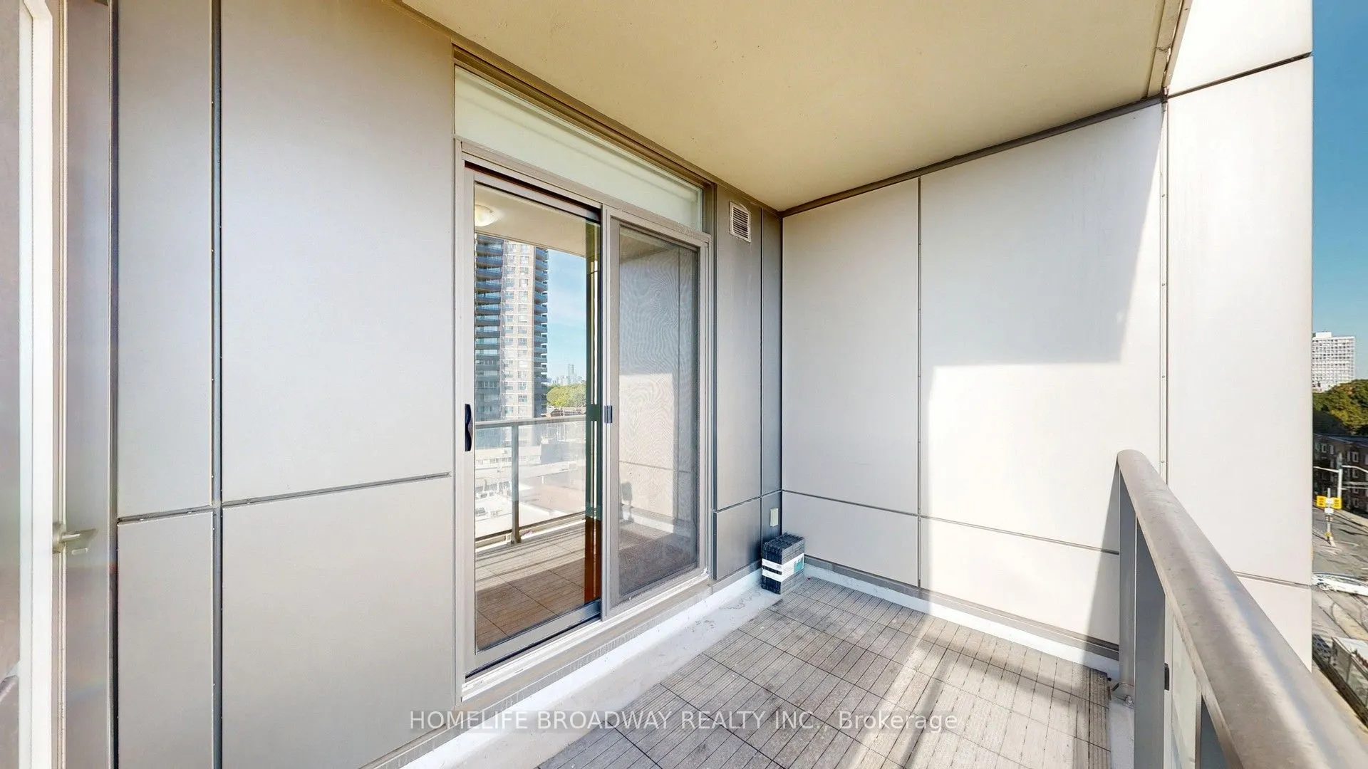 530 St Clair Avenue W, #608