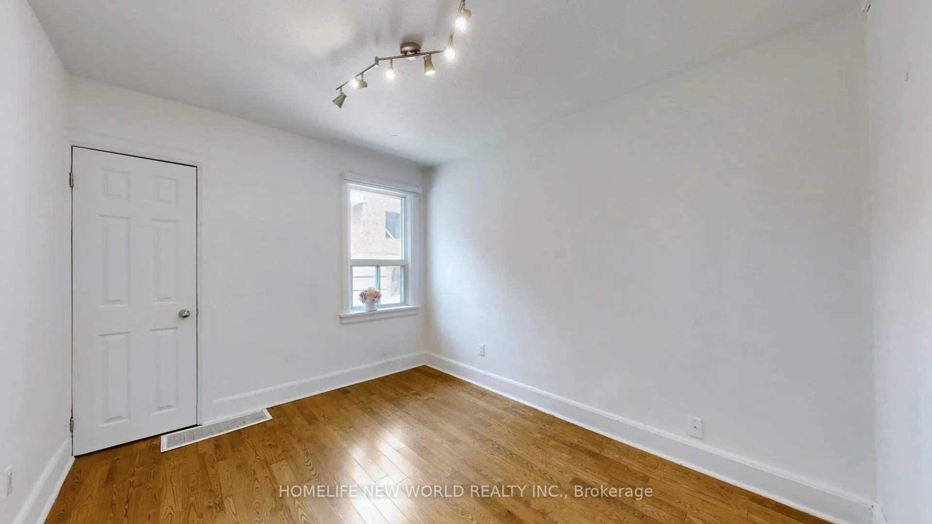 14 Franklin Avenue, #Main Fl