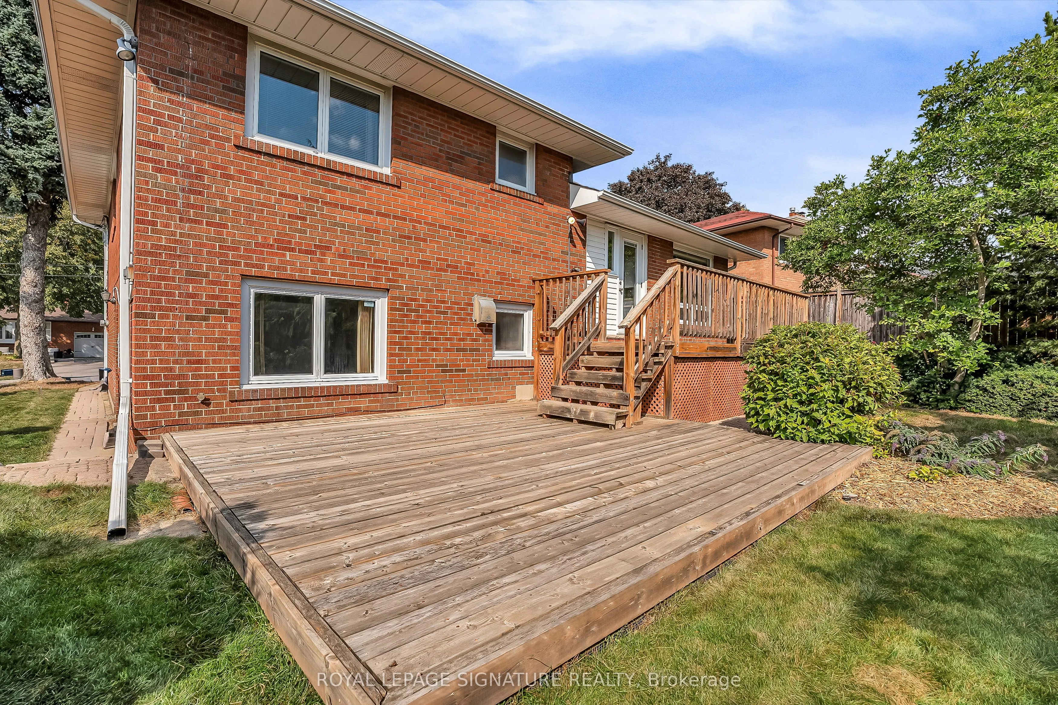 81 Broadlands Boulevard