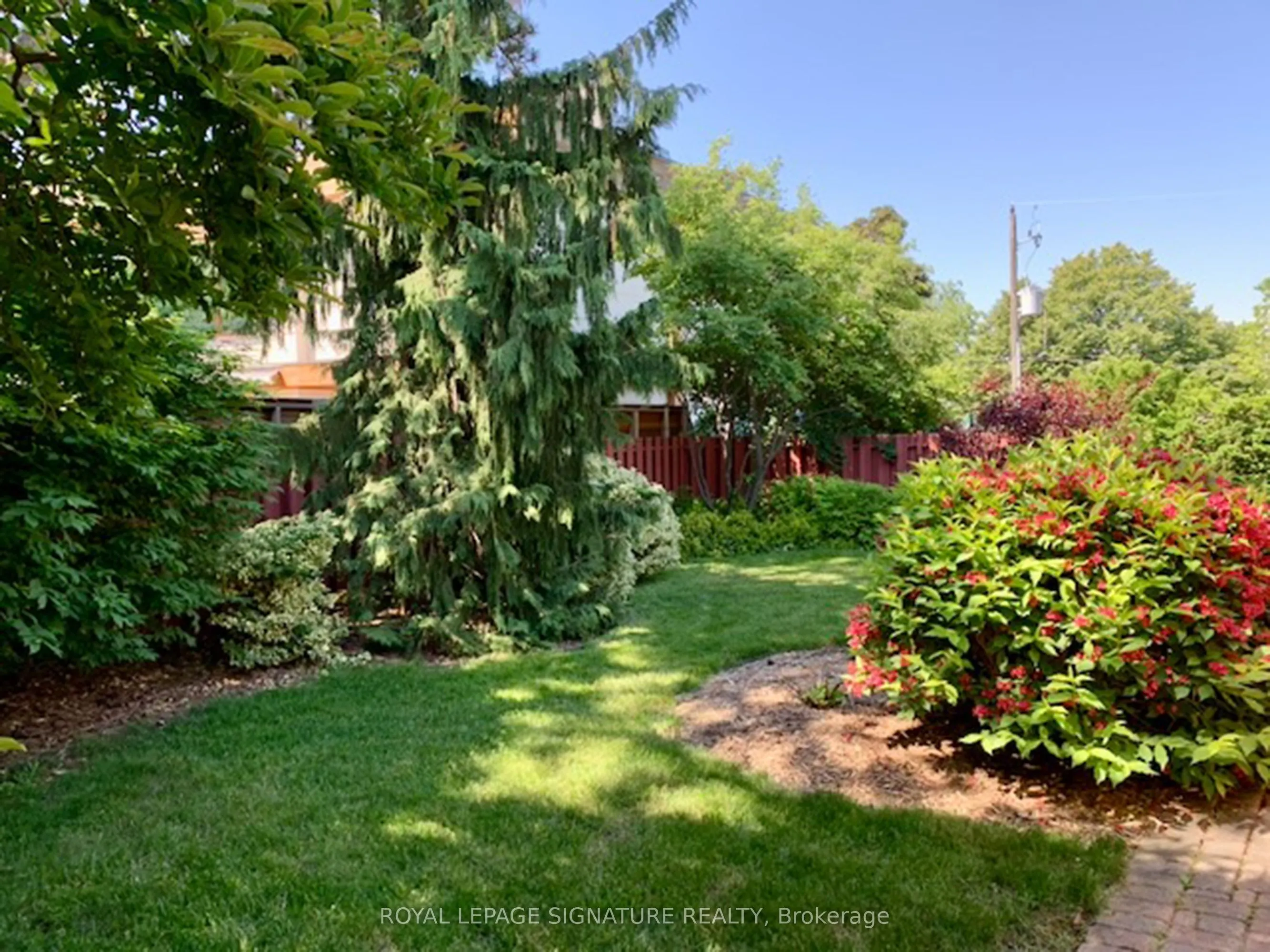 81 Broadlands Boulevard