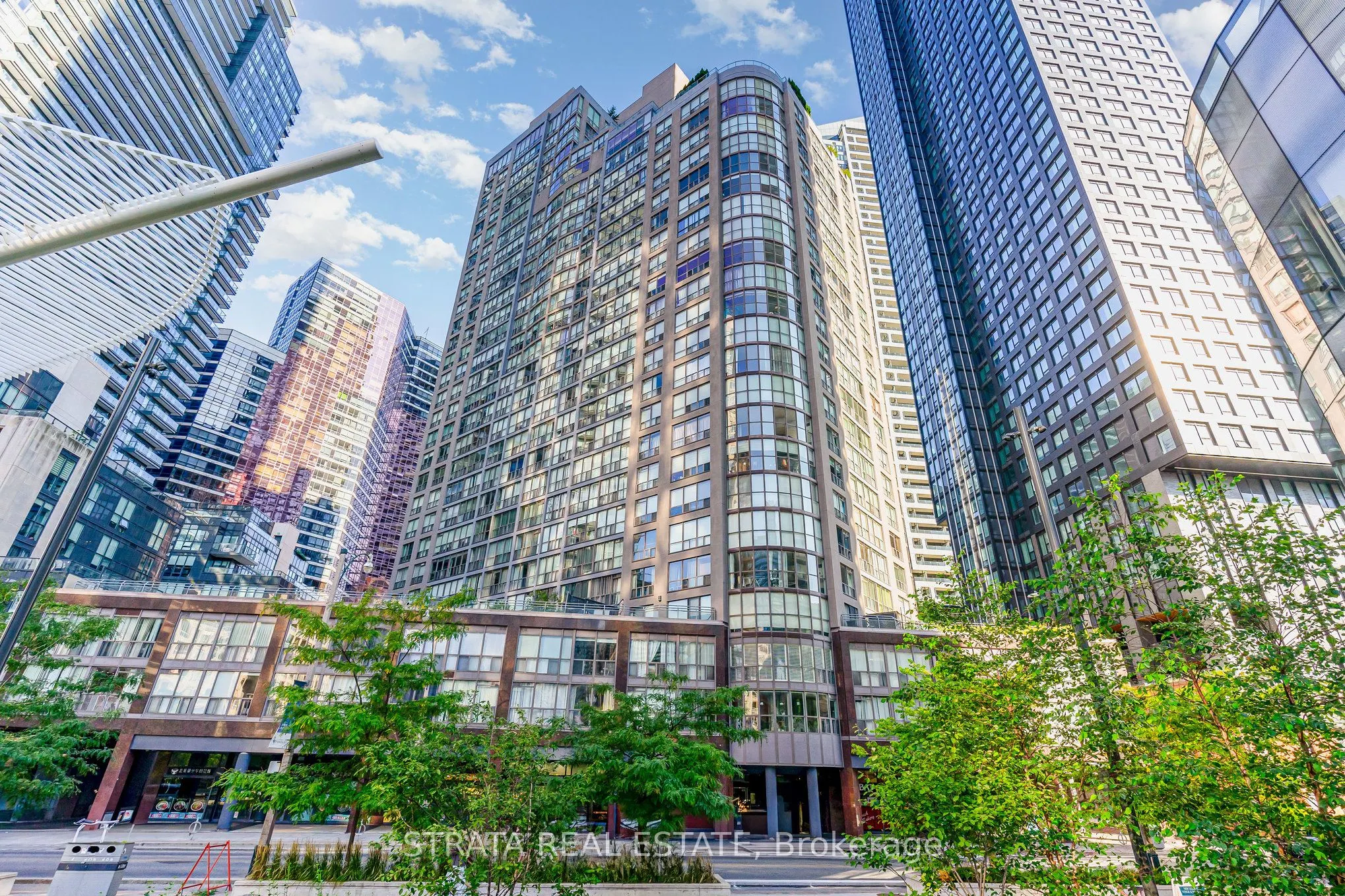 24 Wellesley Street W, #1004