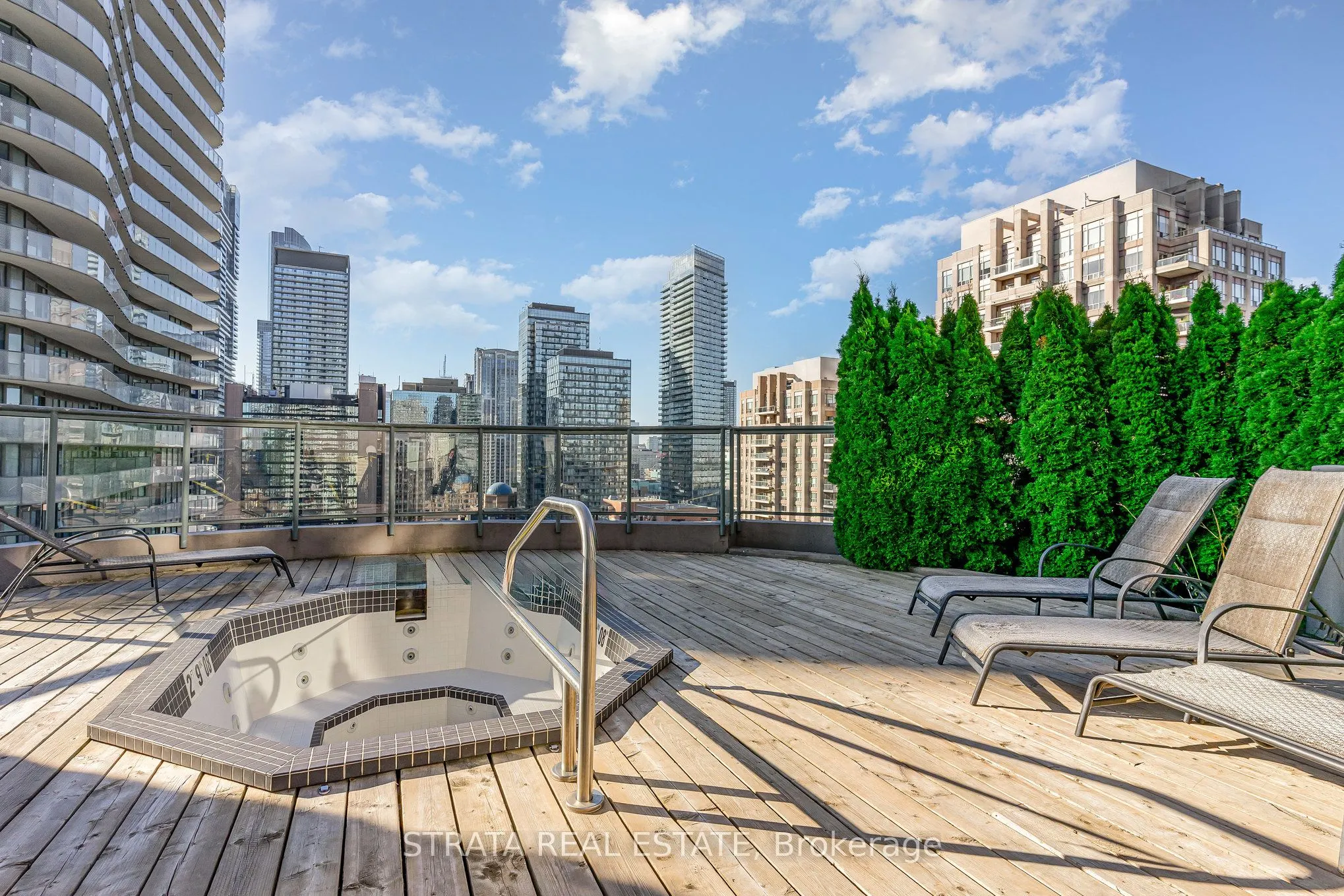 24 Wellesley Street W, #1004