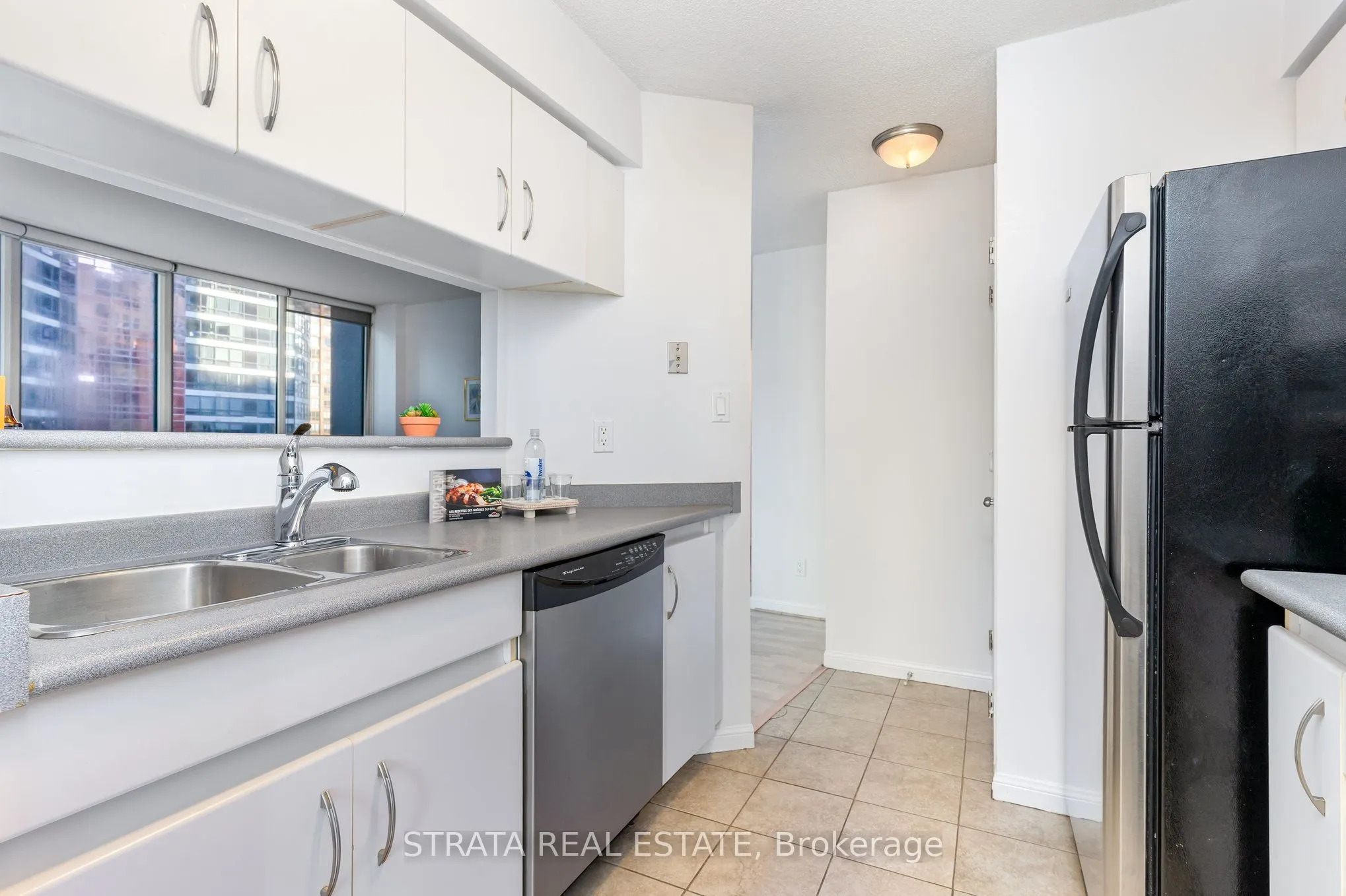 24 Wellesley Street W, #1004