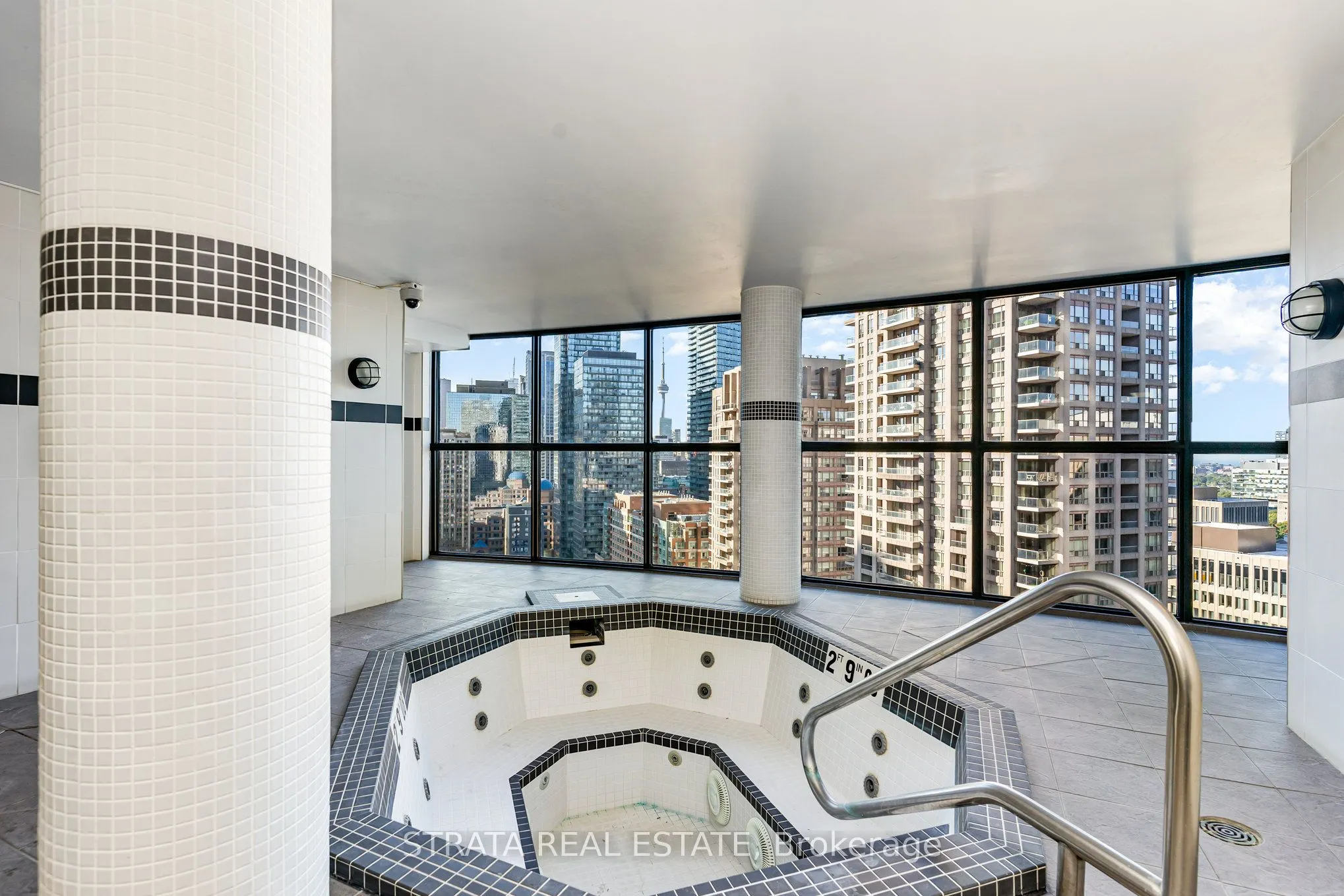24 Wellesley Street W, #1004
