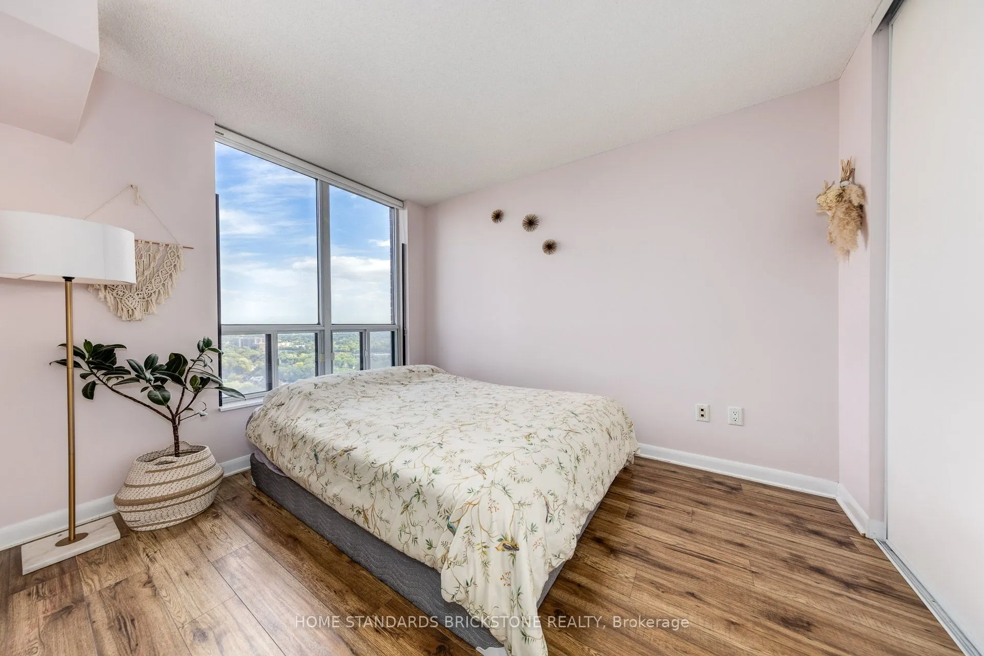 33 Sheppard Avenue E, #2712