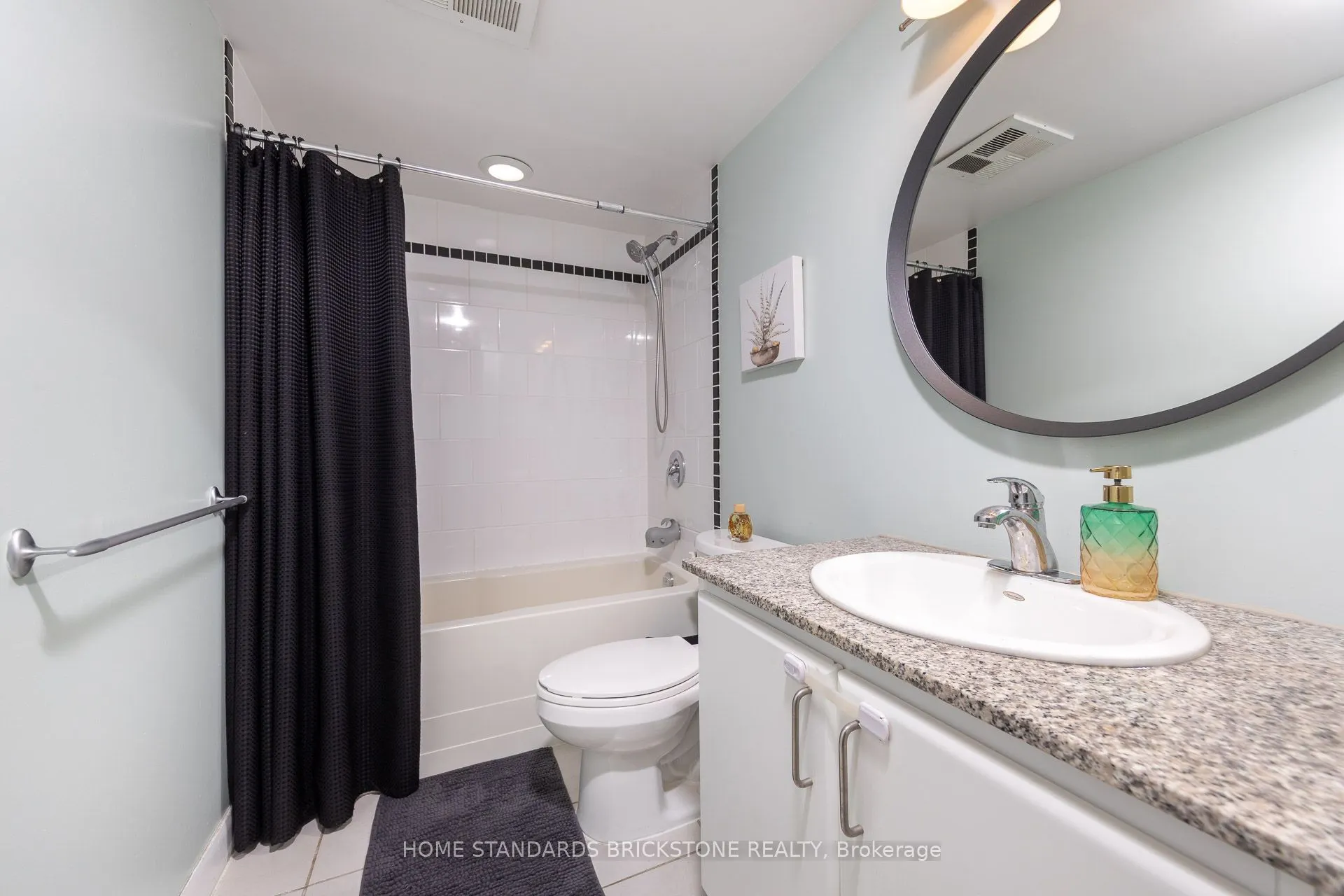 33 Sheppard Avenue E, #2712