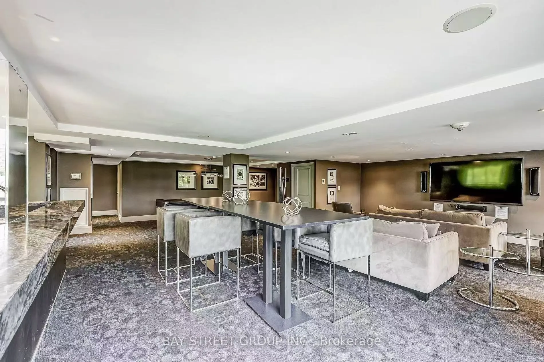 38 Grand Magazine Street, #1243