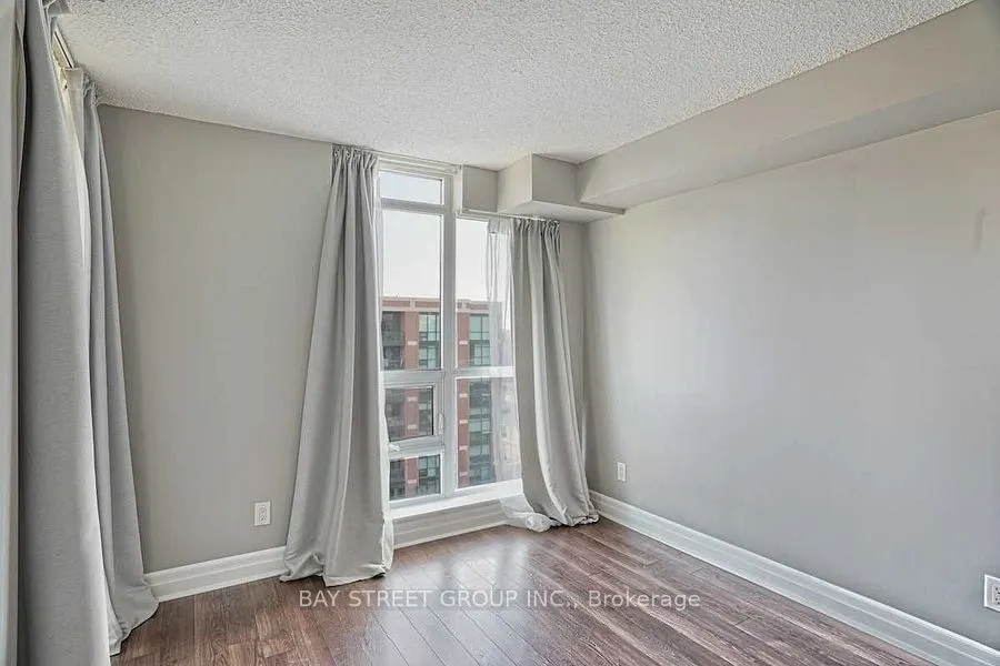 525 Wilson Avenue, #940