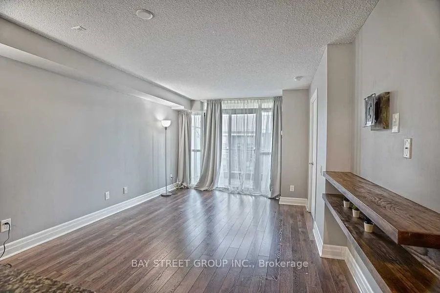 525 Wilson Avenue, #940