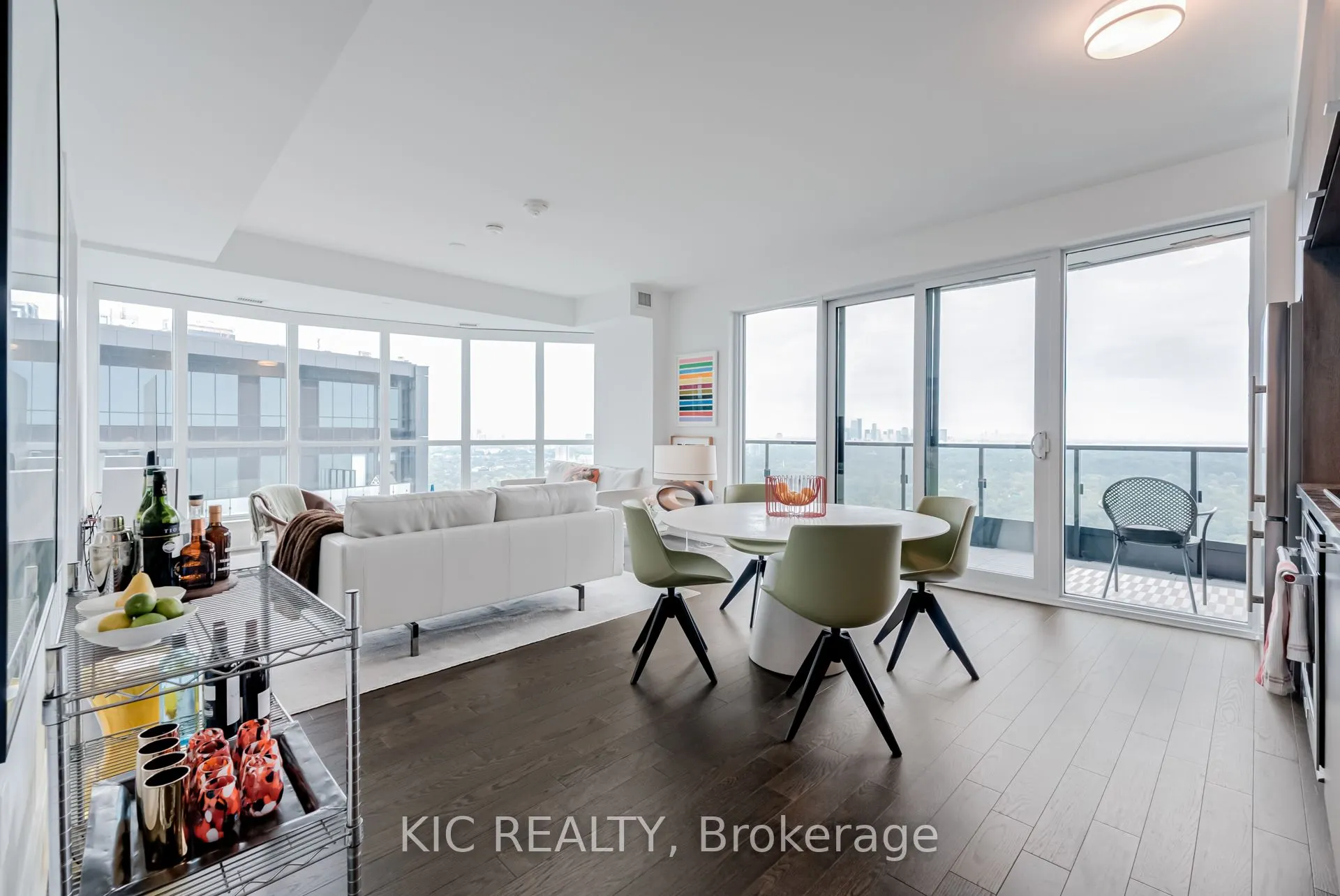 585 Bloor Street E, #3923