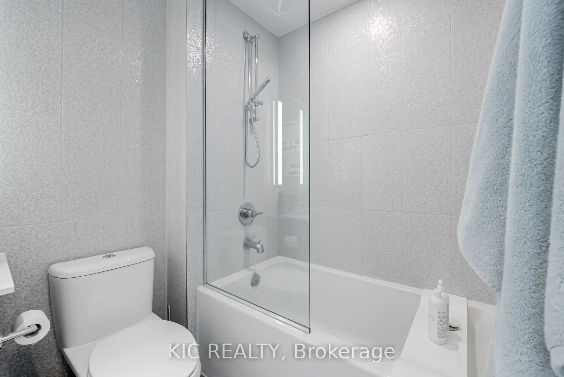 585 Bloor Street E, #3923
