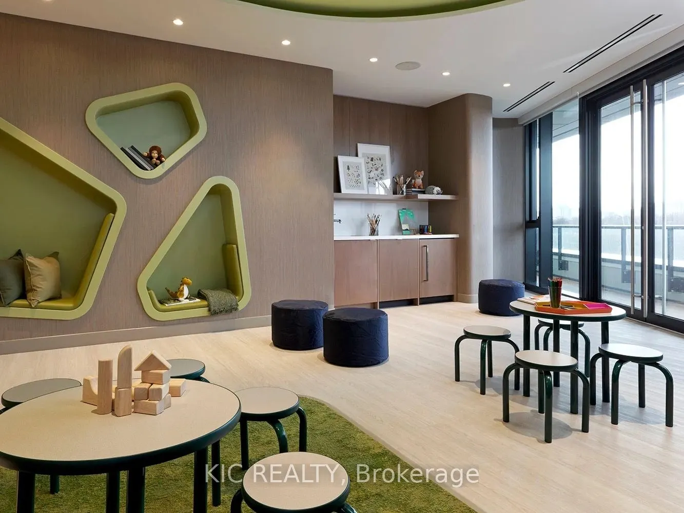 585 Bloor Street E, #3923