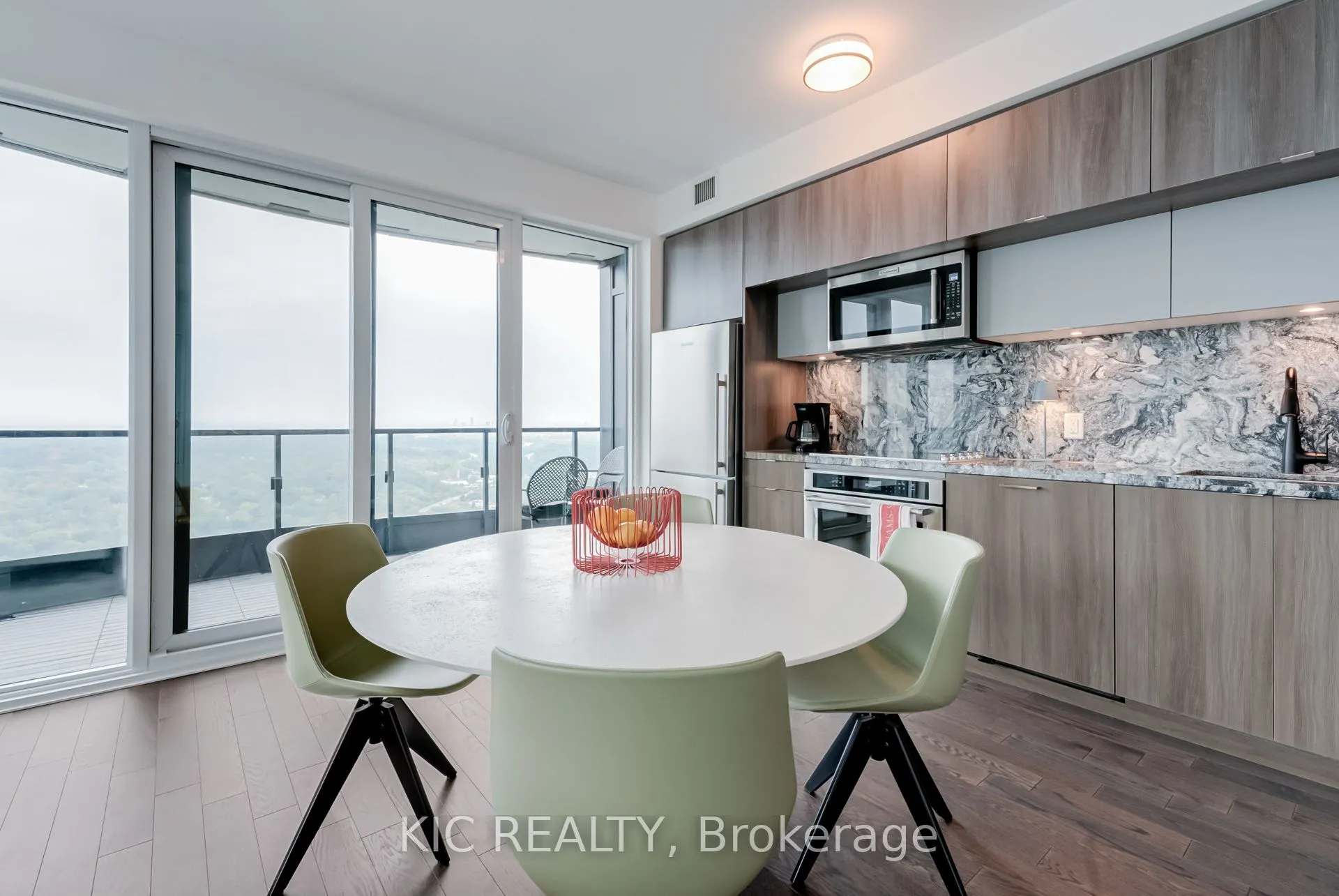 585 Bloor Street E, #3923