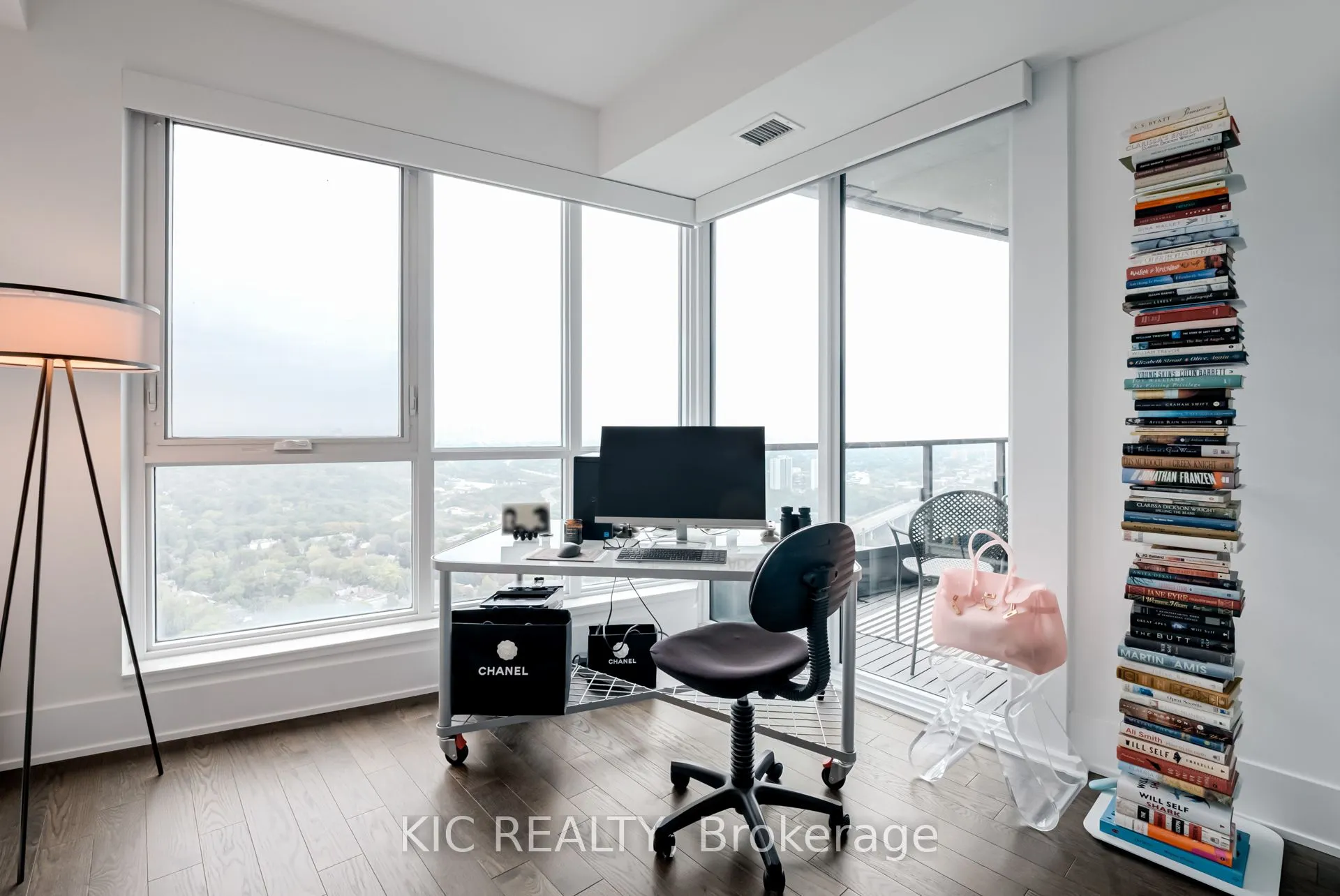 585 Bloor Street E, #3923