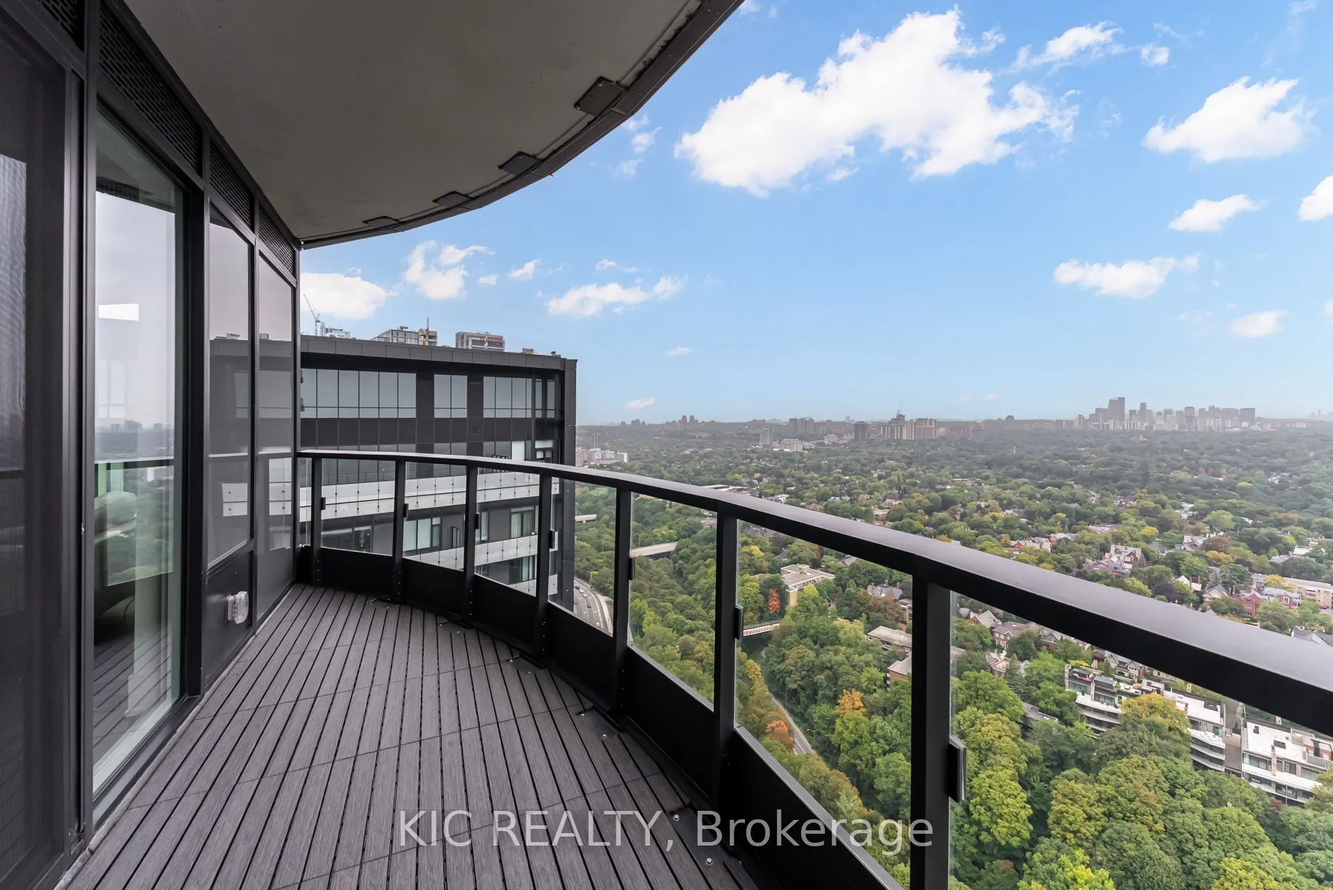 585 Bloor Street E, #3923