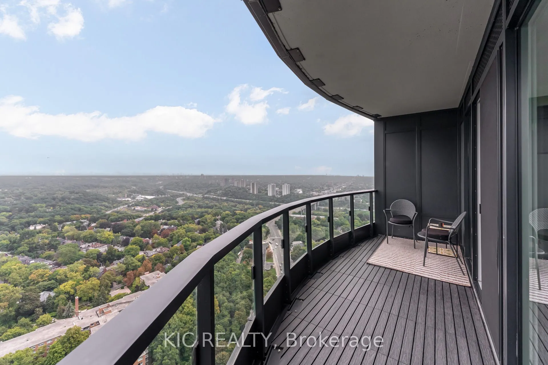 585 Bloor Street E, #3923