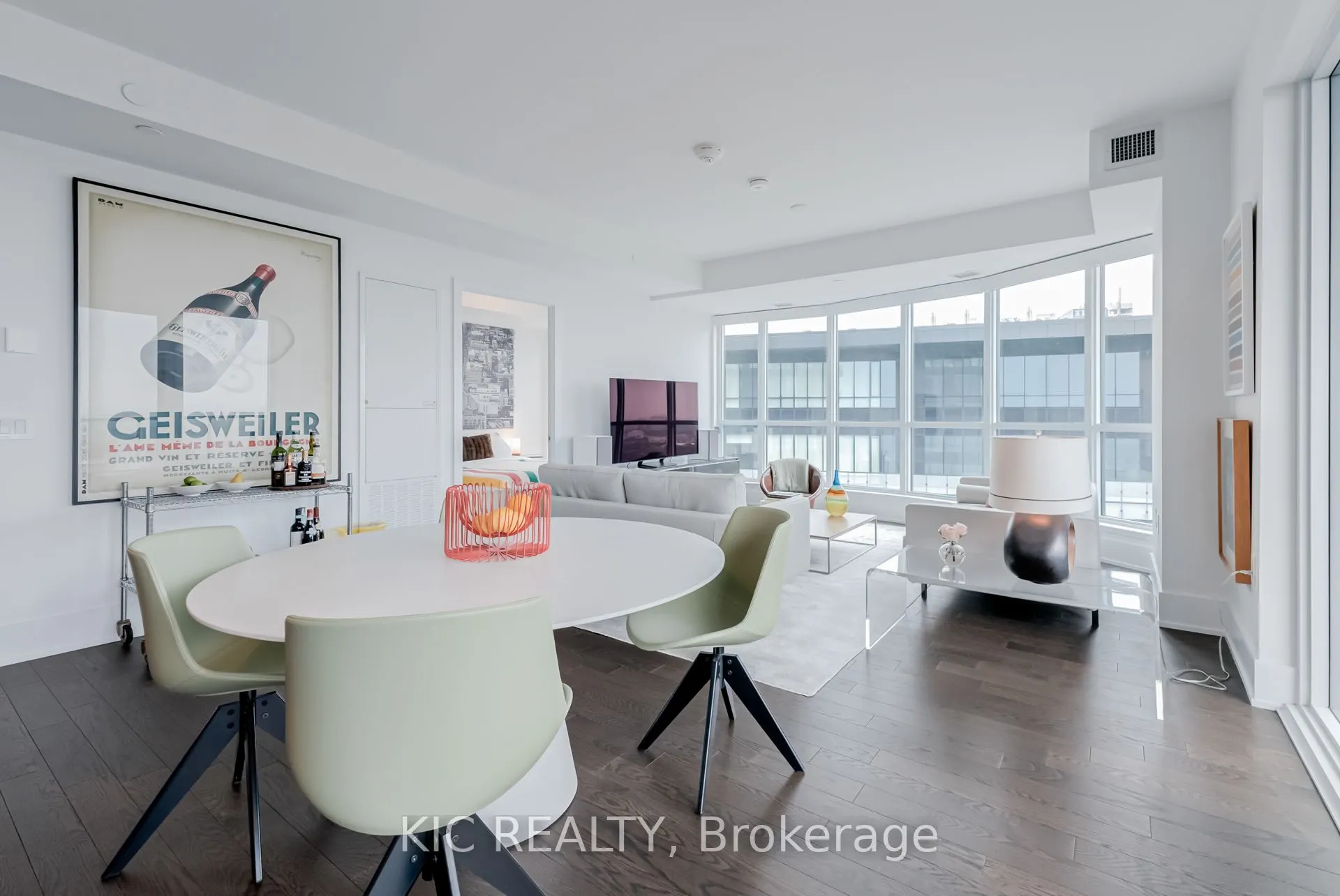 585 Bloor Street E, #3923