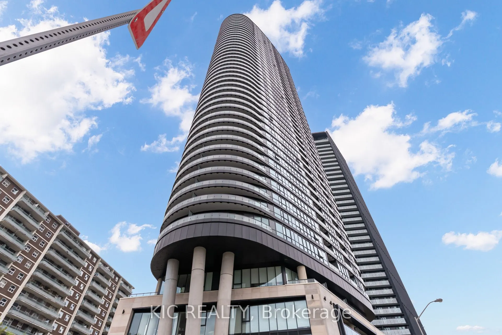 585 Bloor Street E, #3923