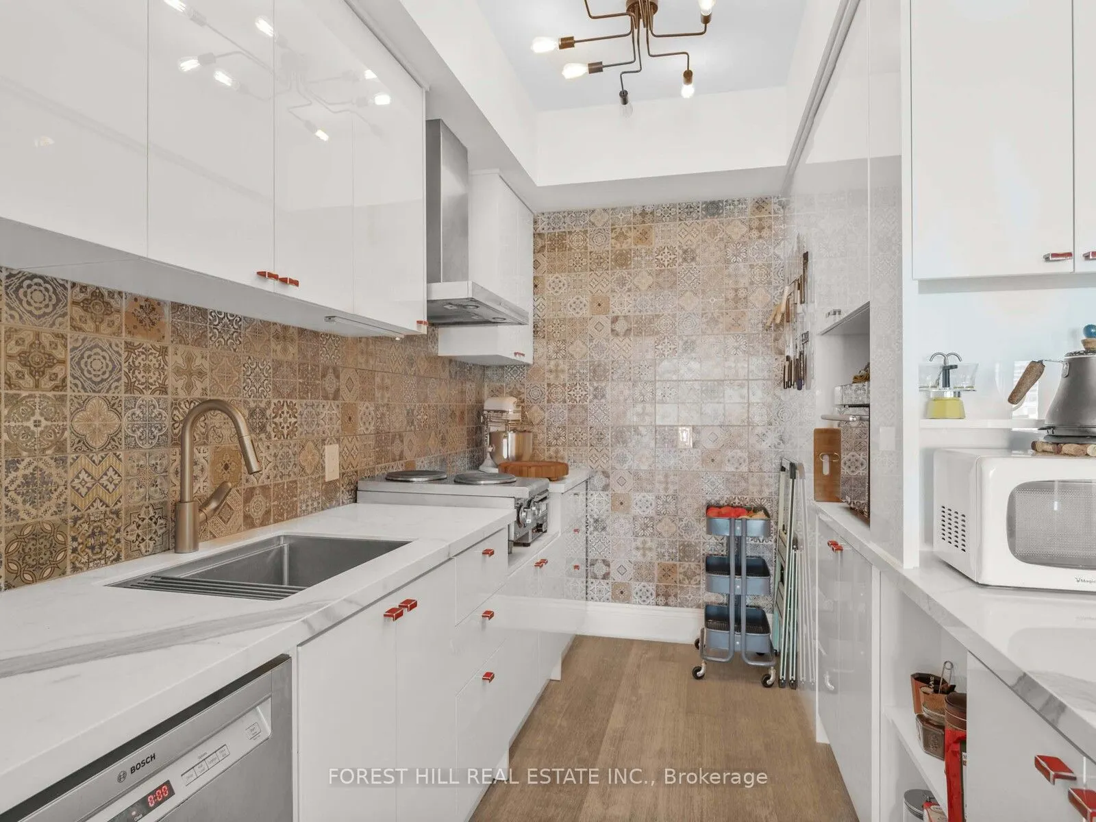 600 Queens Quay W, #606