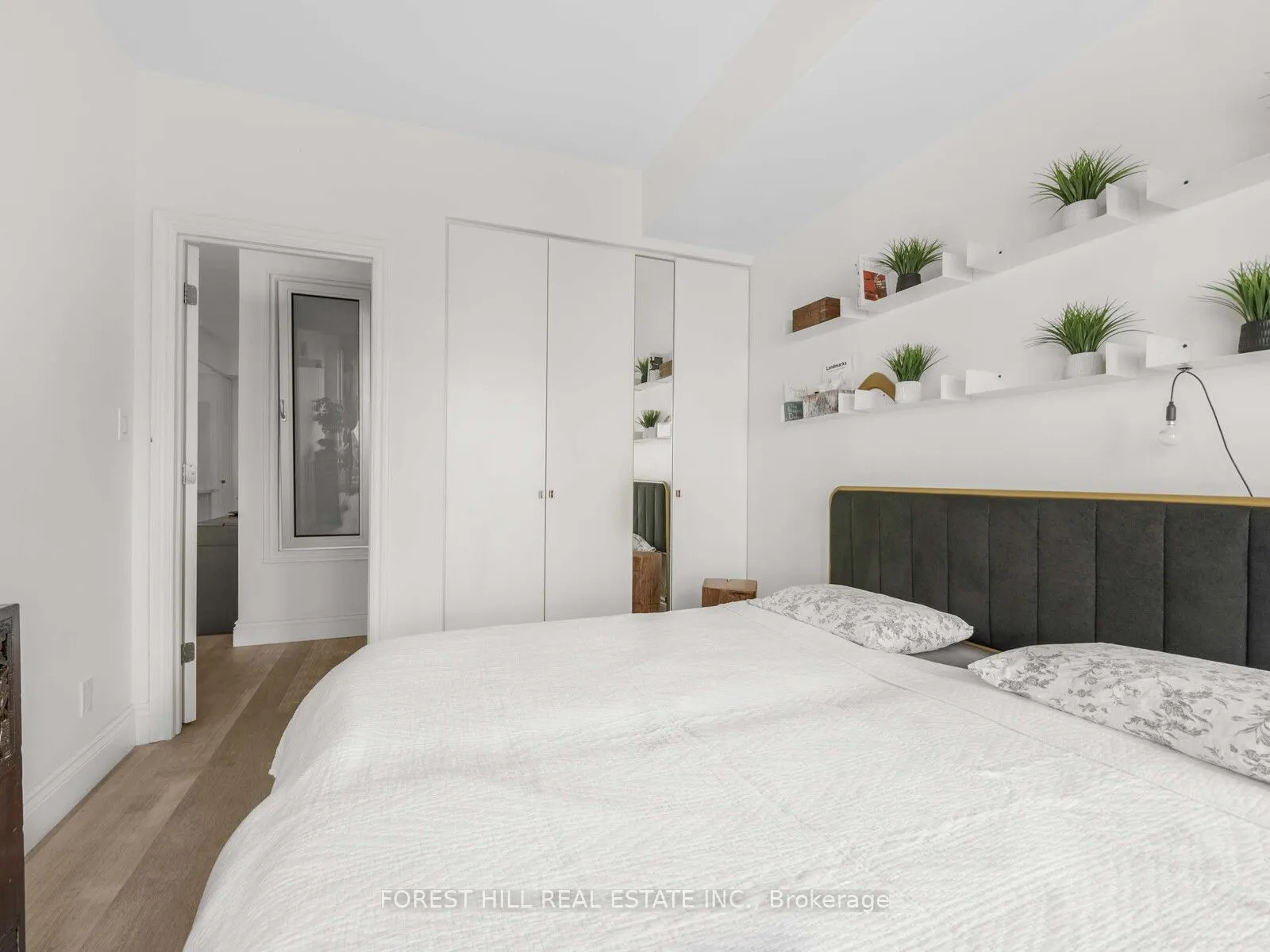 600 Queens Quay W, #606