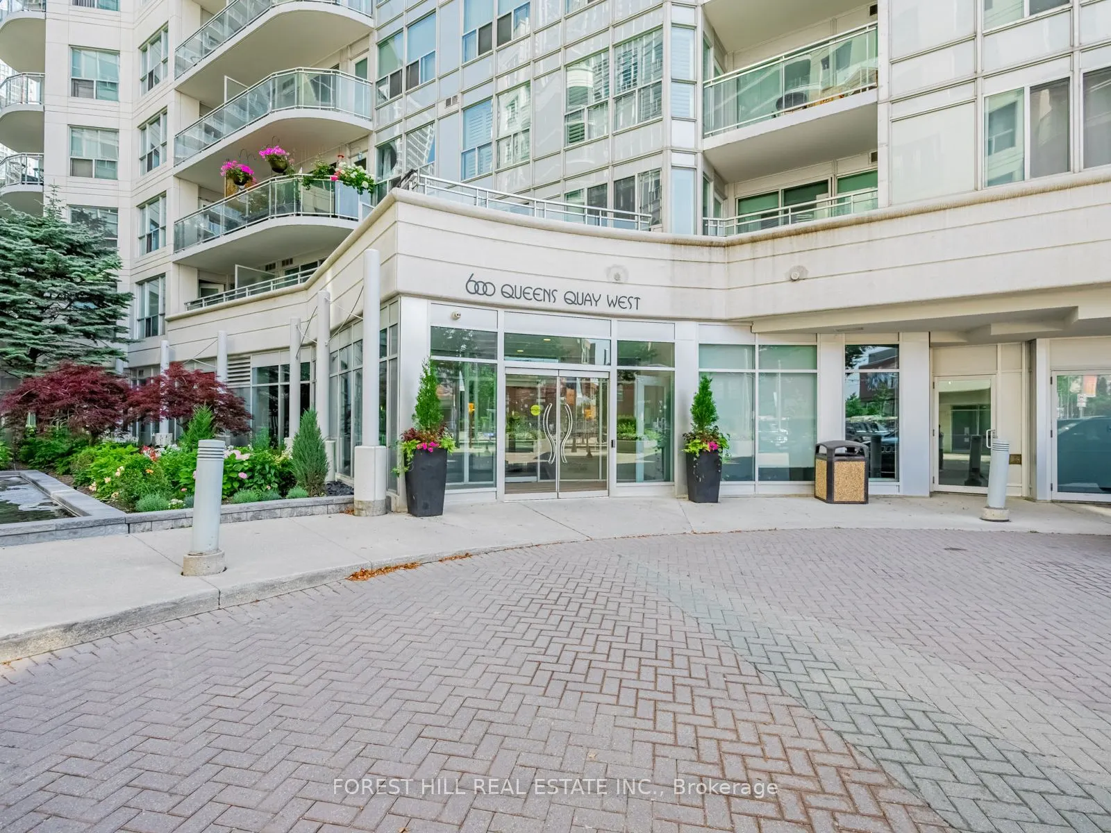600 Queens Quay W, #606