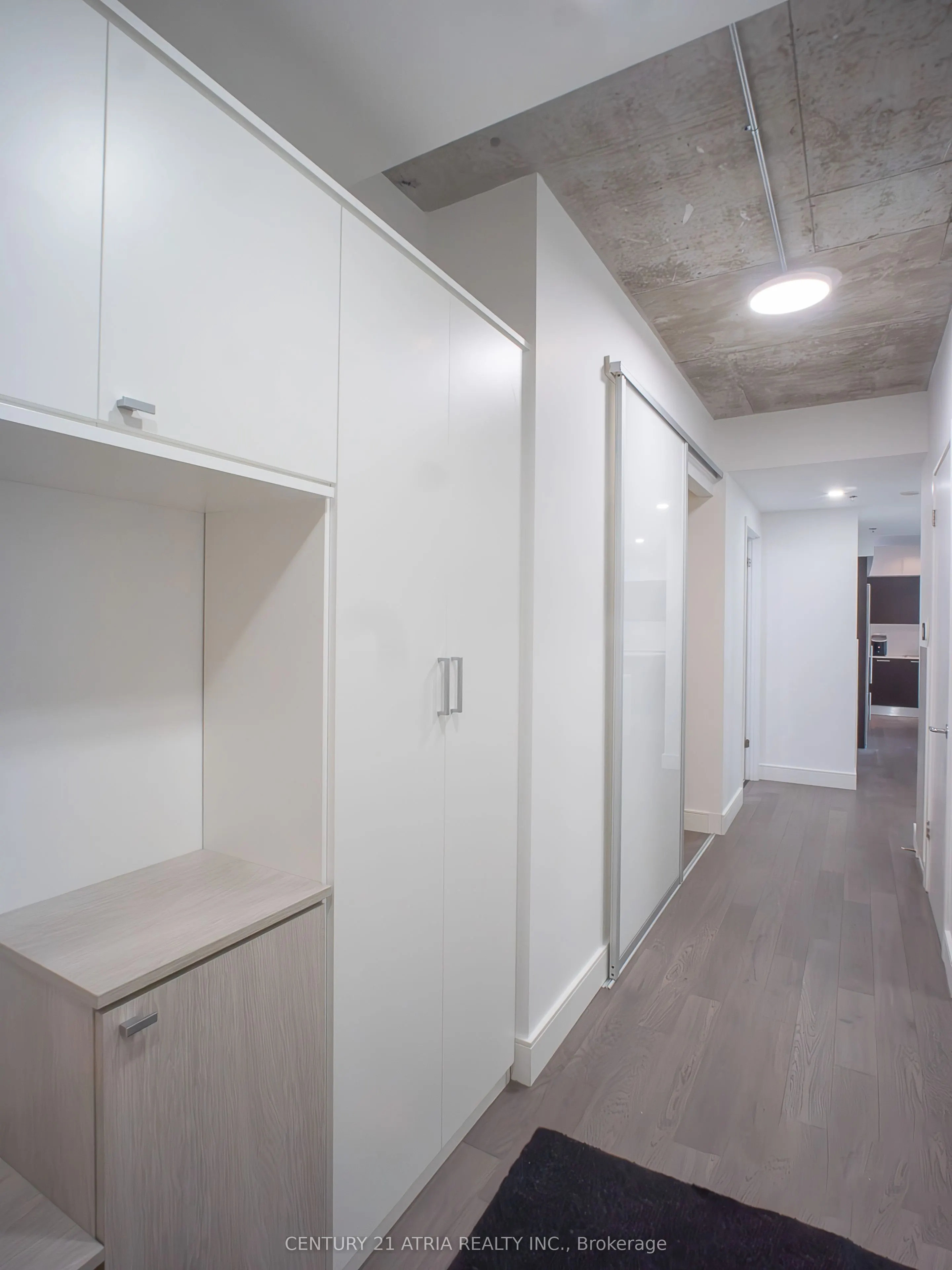375 King Street W, #902