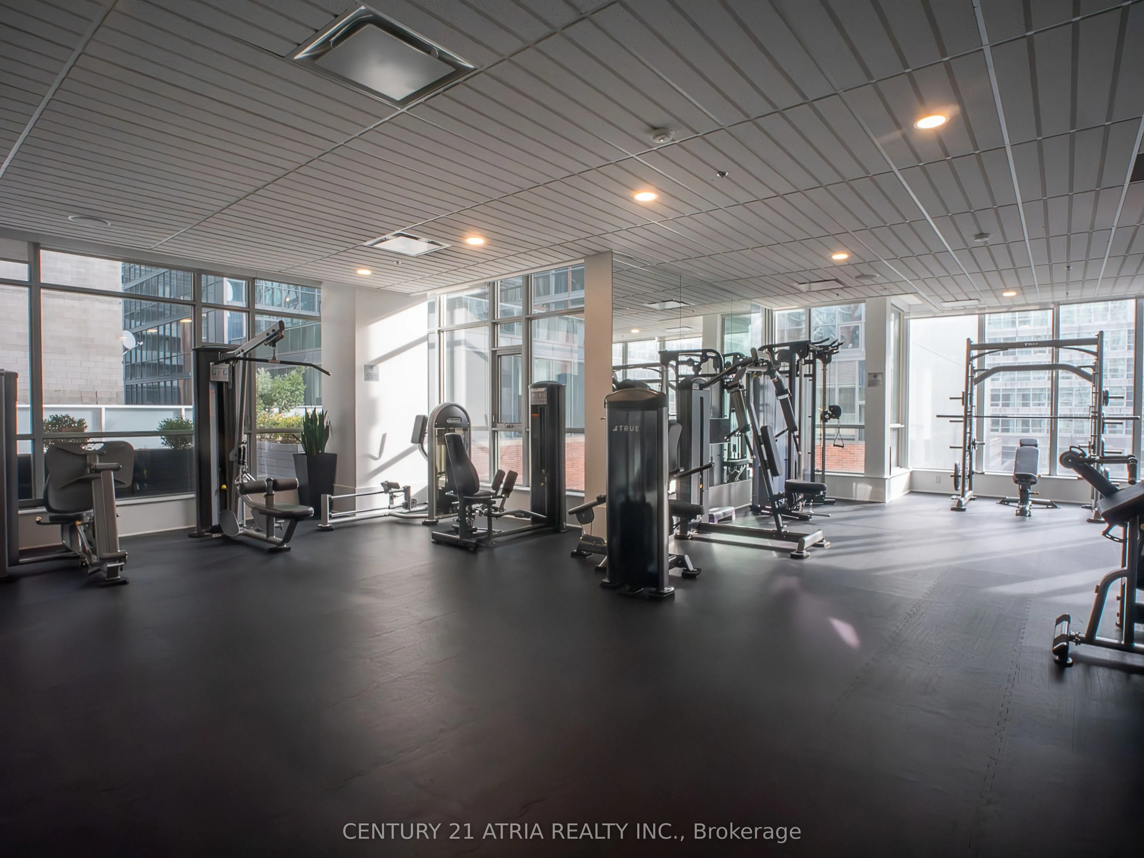 375 King Street W, #902