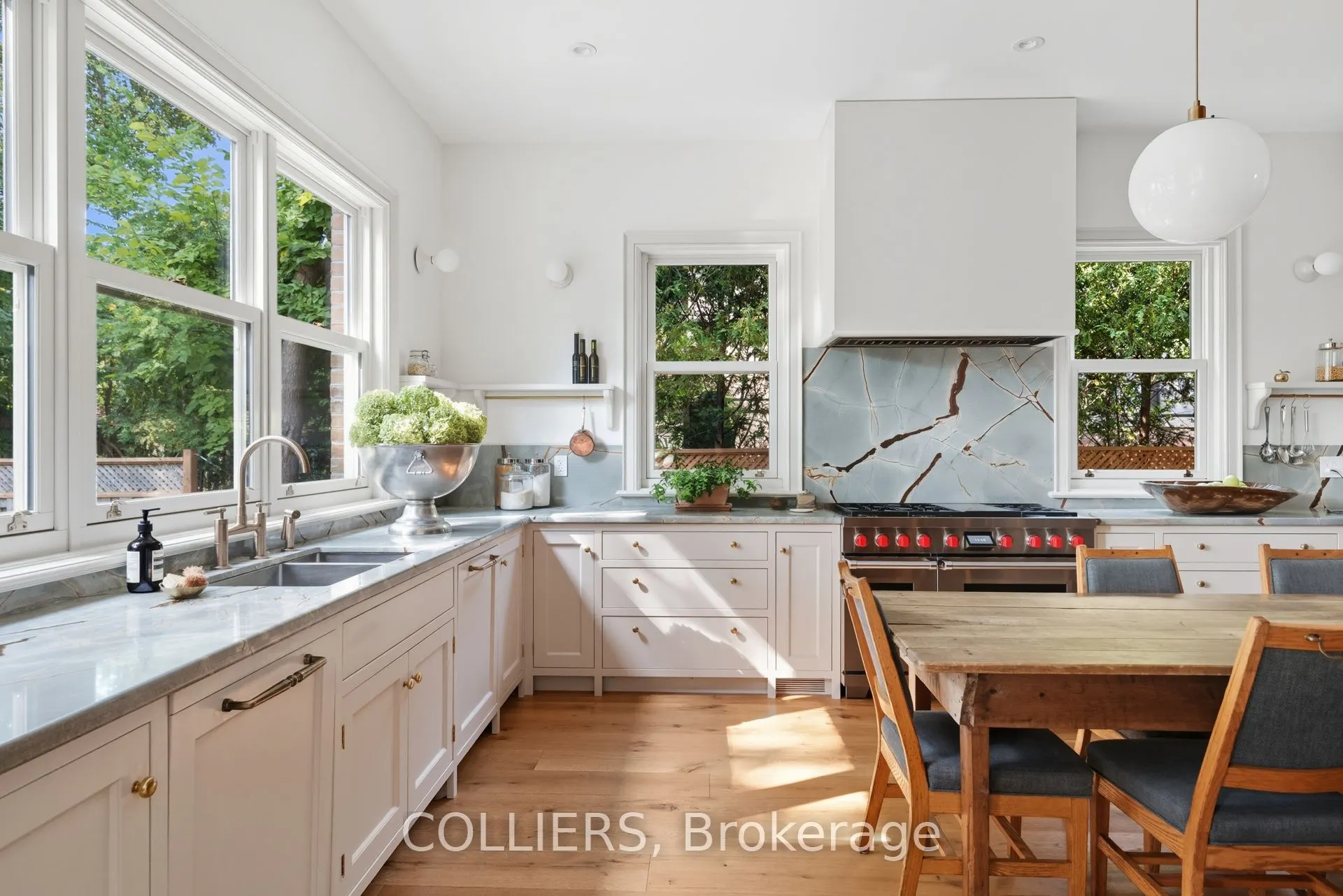 23 Lytton Boulevard