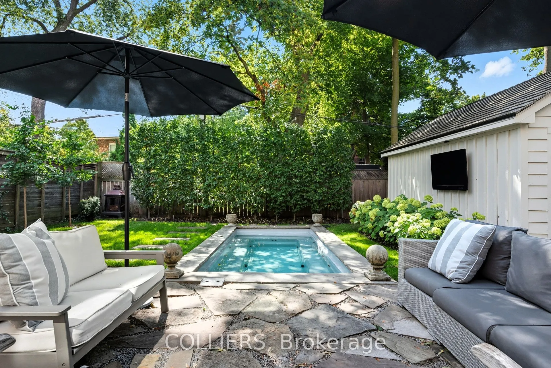23 Lytton Boulevard
