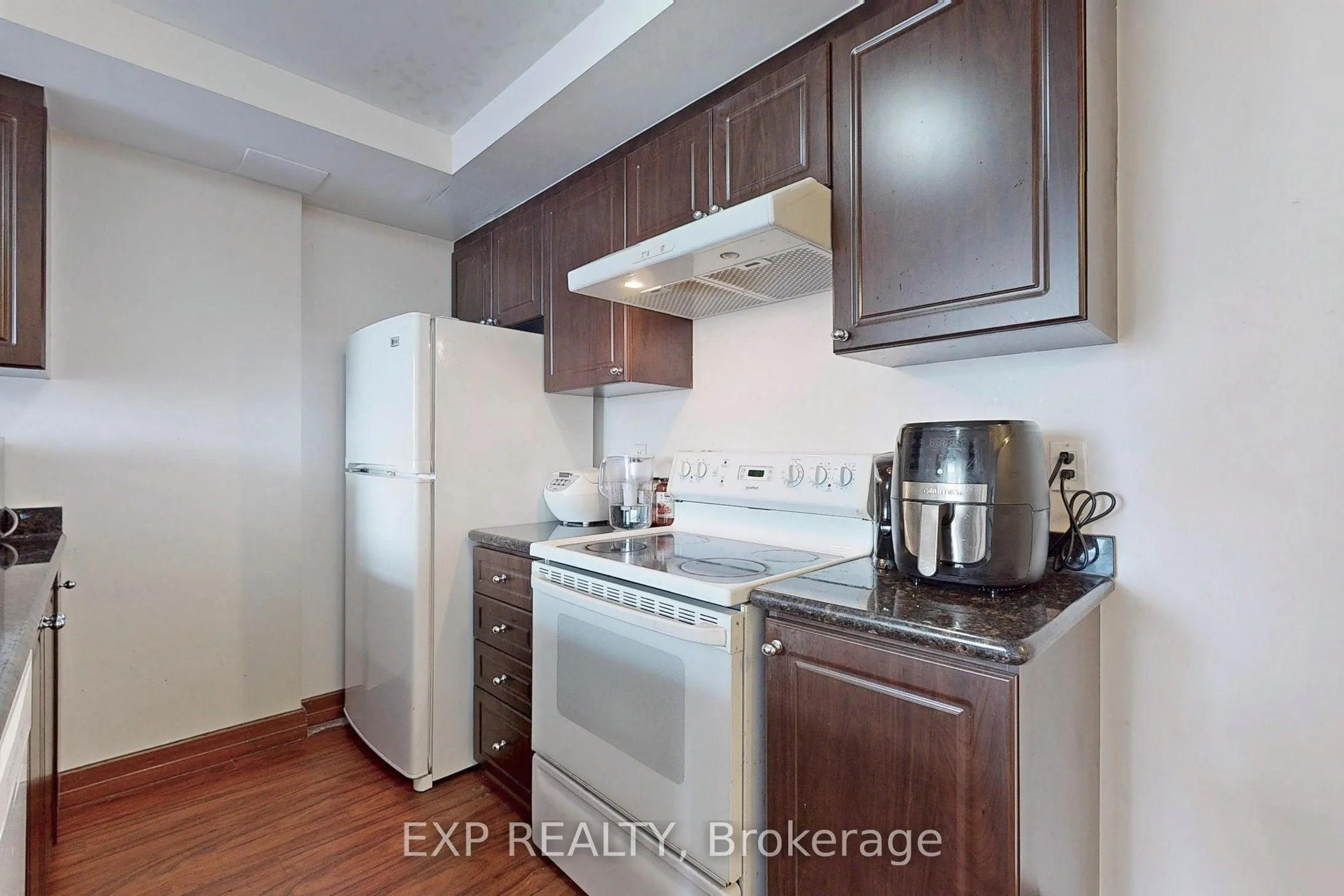15 Maplewood Avenue, #PH6