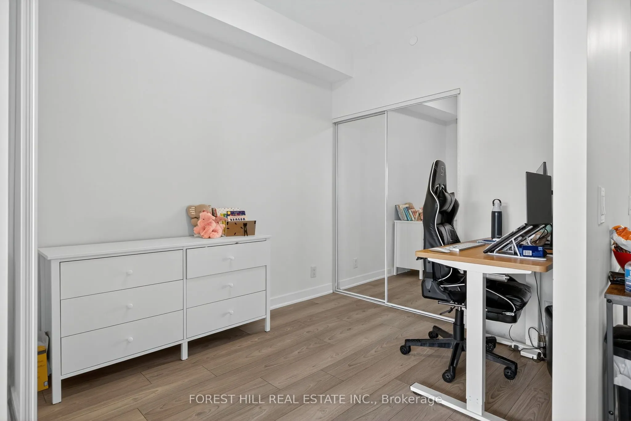 120 Parliament Street, #1211