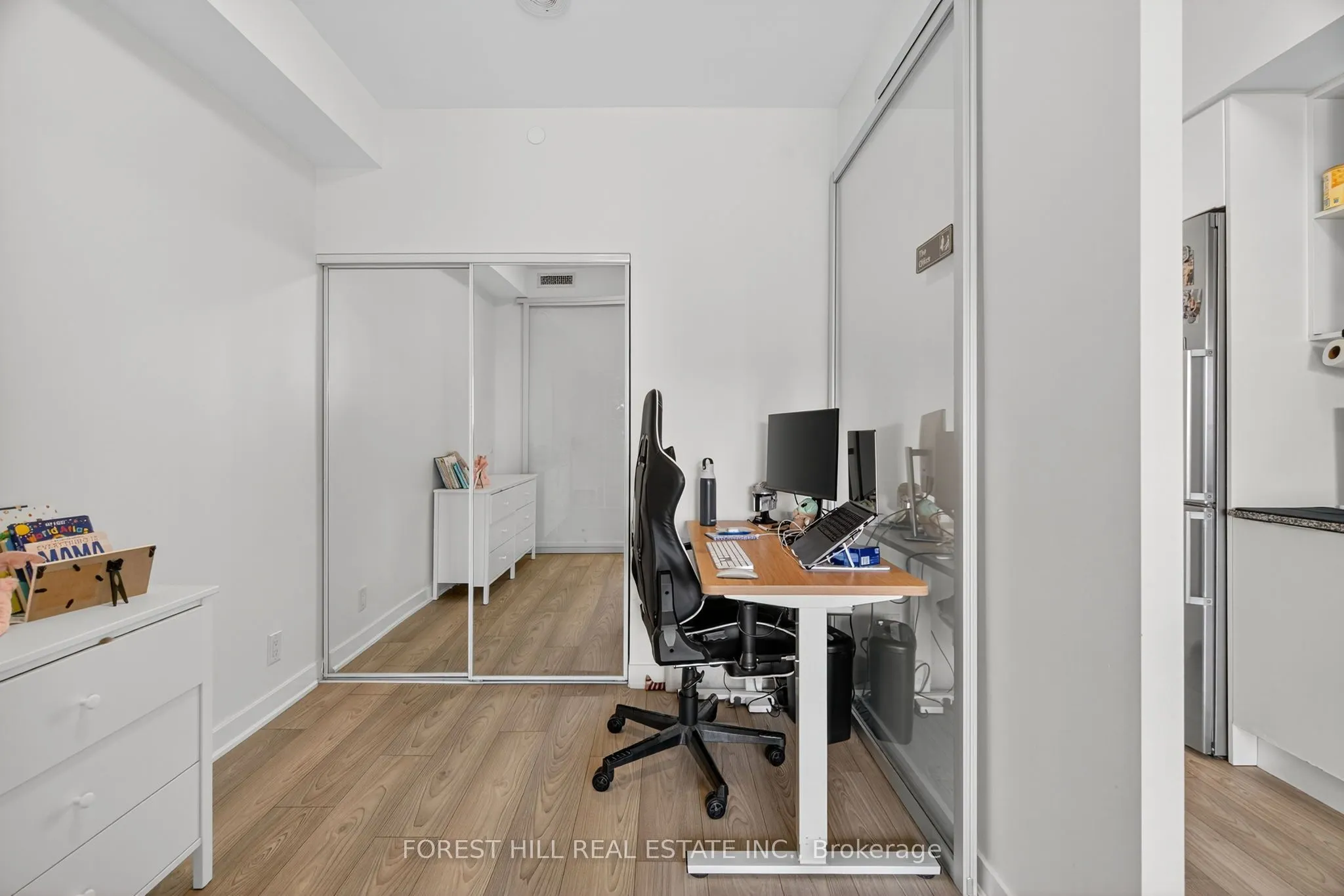 120 Parliament Street, #1211
