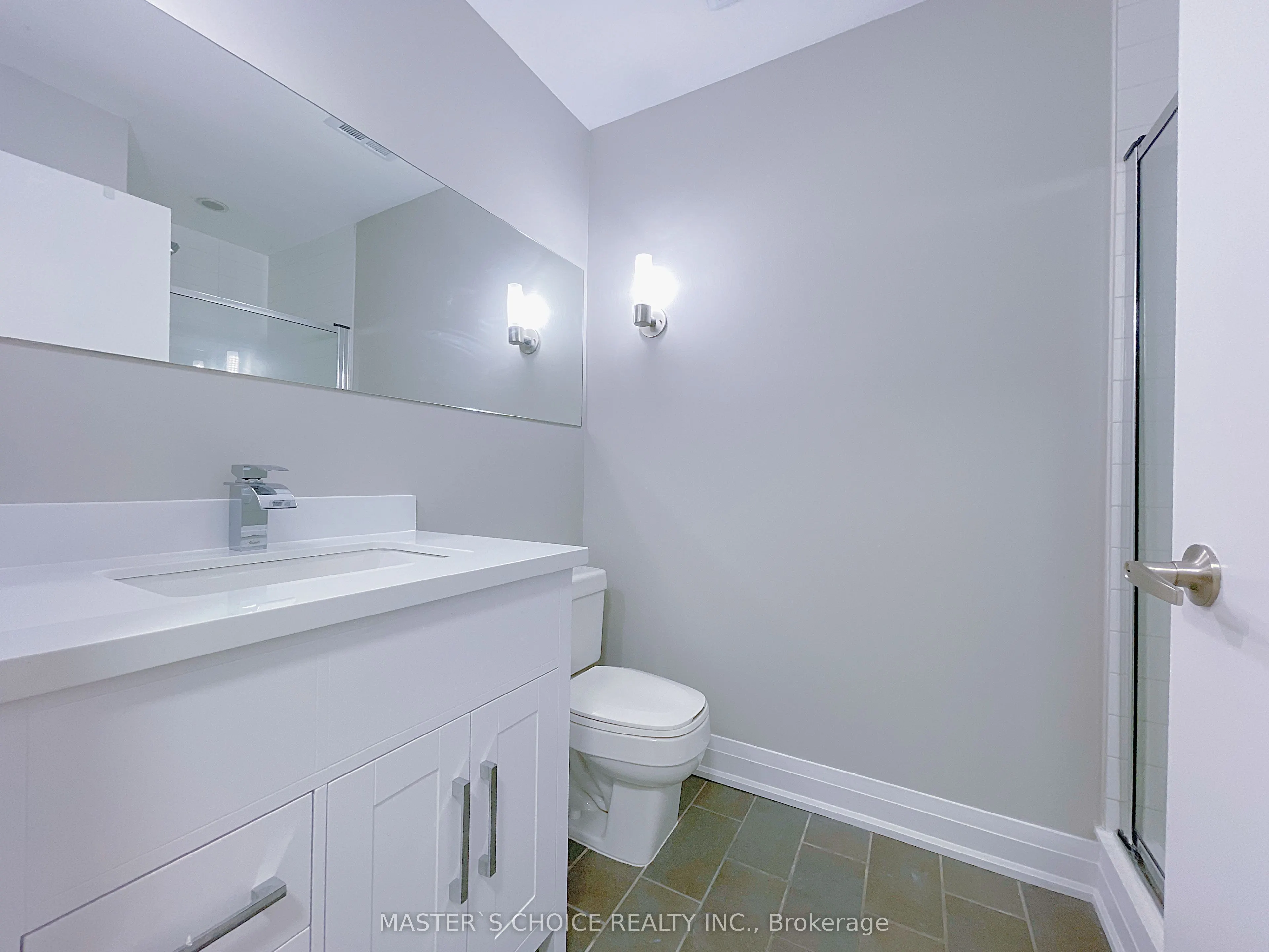 4K Spadina Avenue, #220