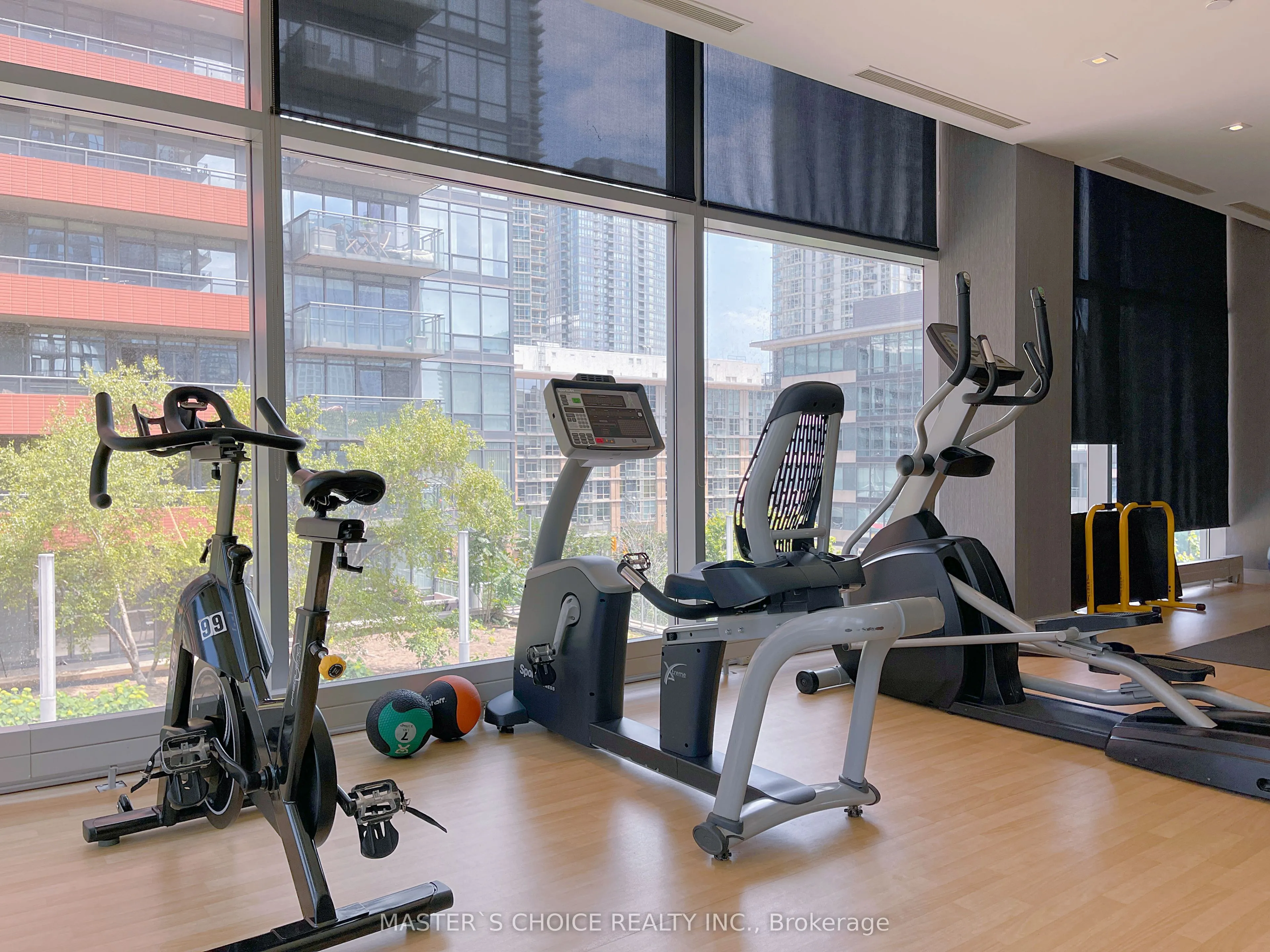 4K Spadina Avenue, #220