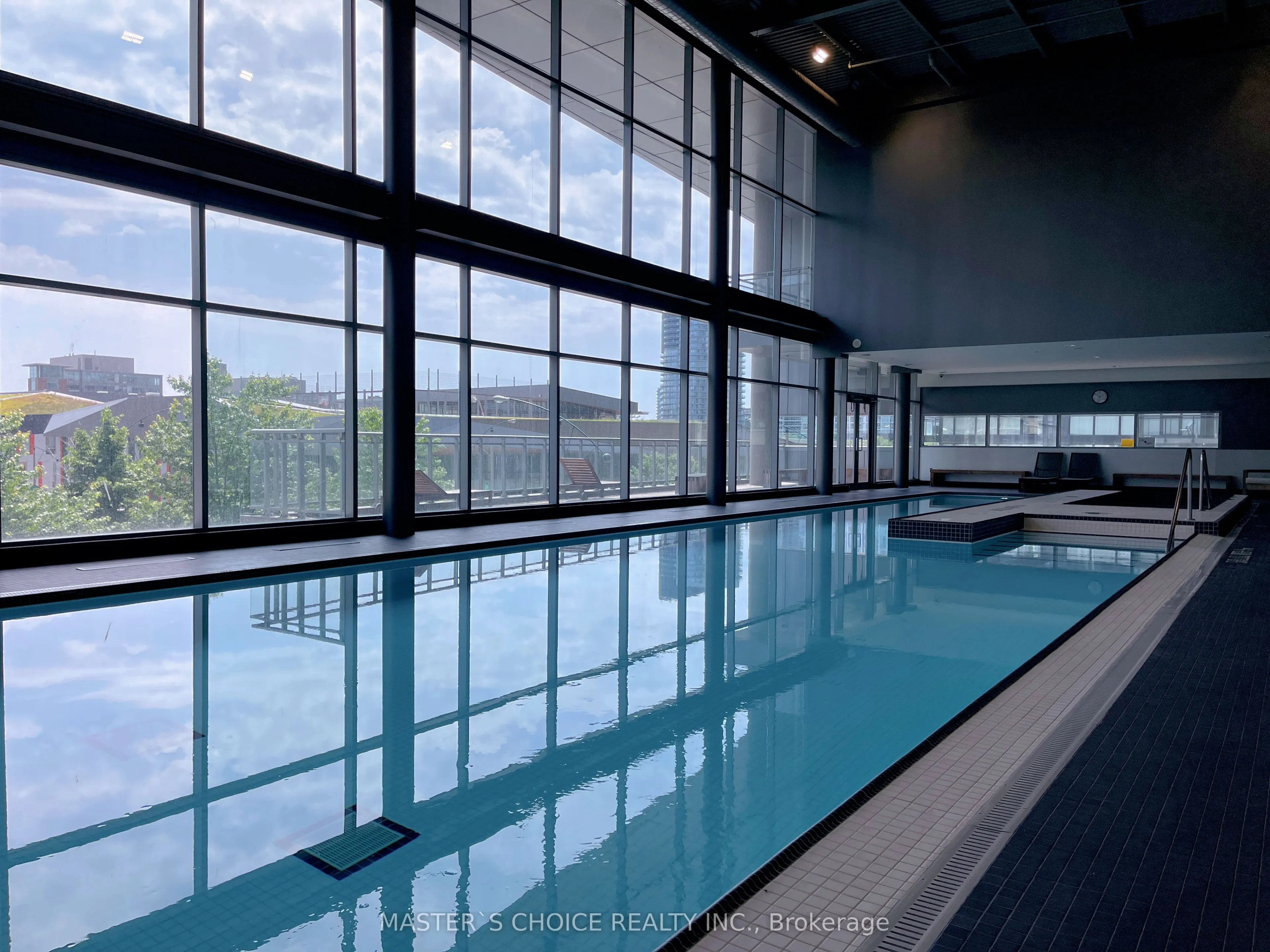 4K Spadina Avenue, #220