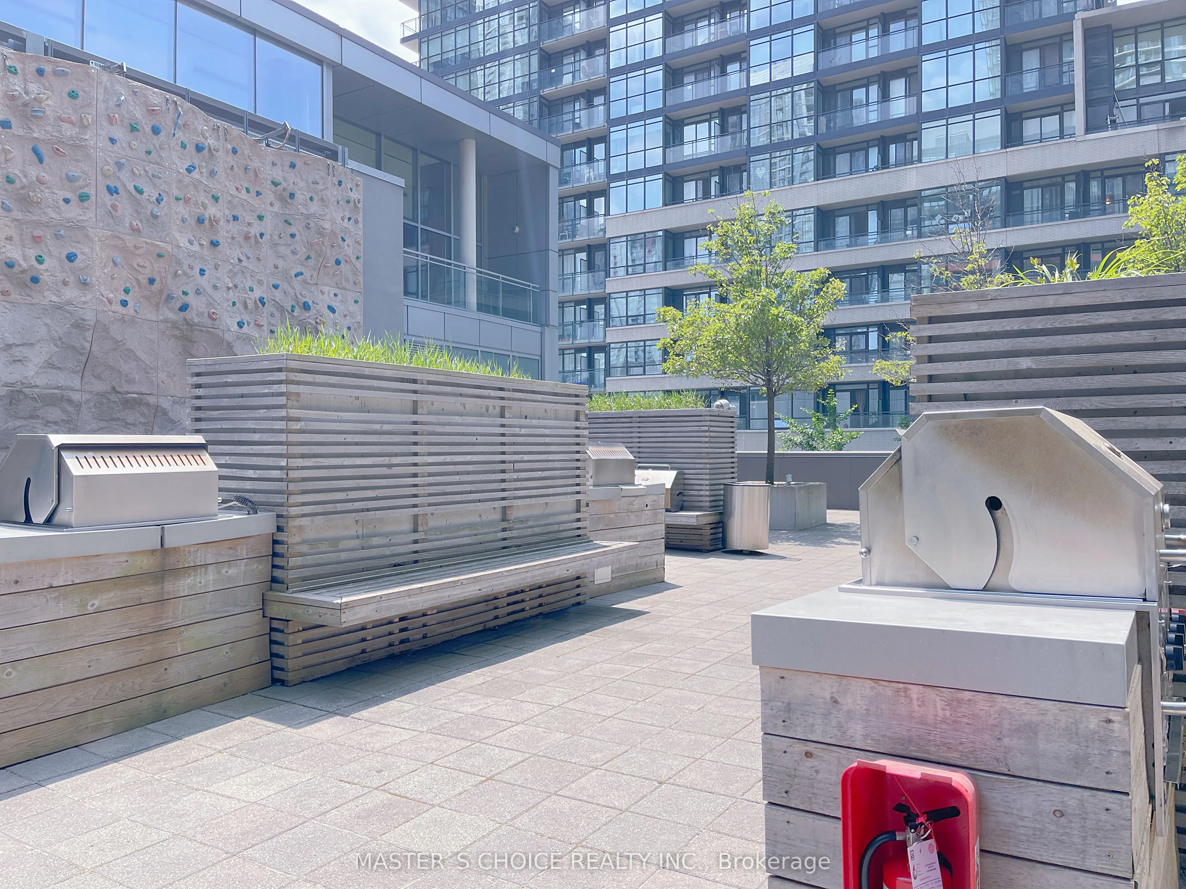 4K Spadina Avenue, #220