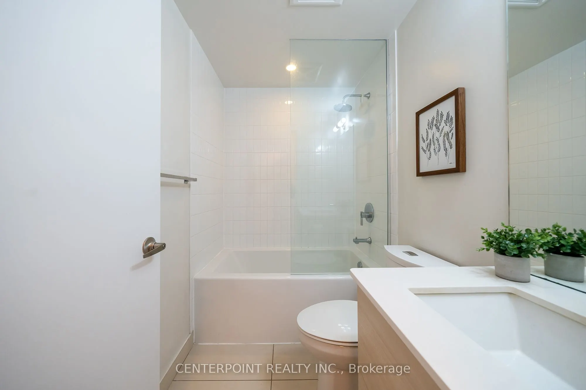 210 Simcoe Street, #2305