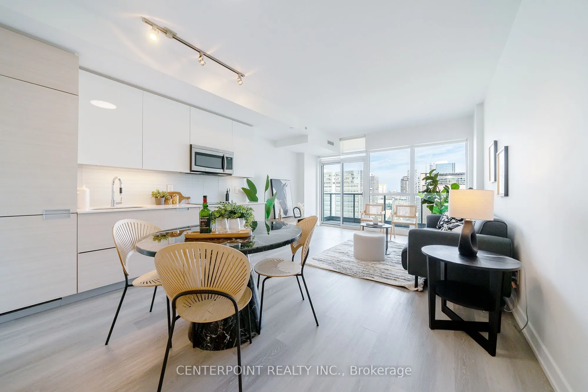 210 Simcoe Street, #2305